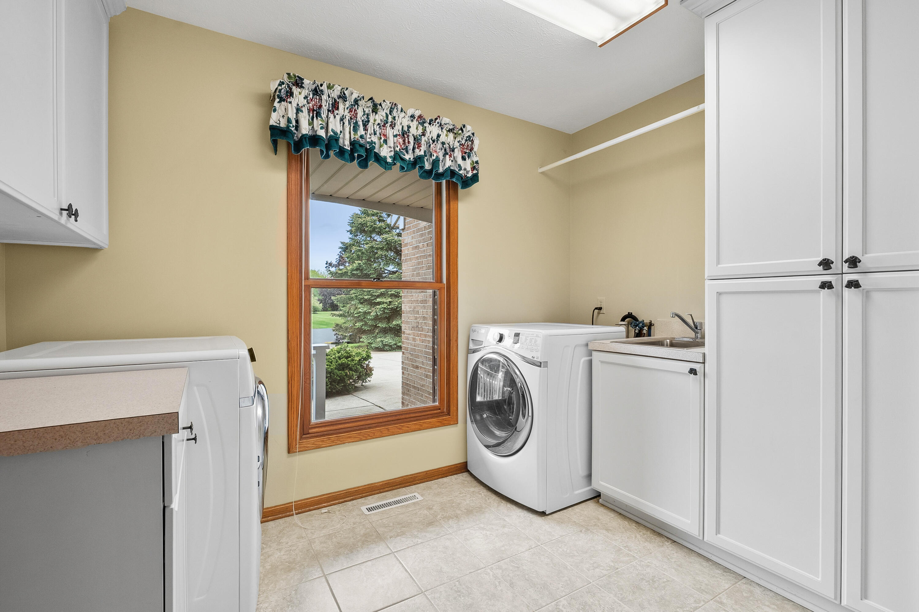 5471 Gatwick Court Kalamazoo MI 49009