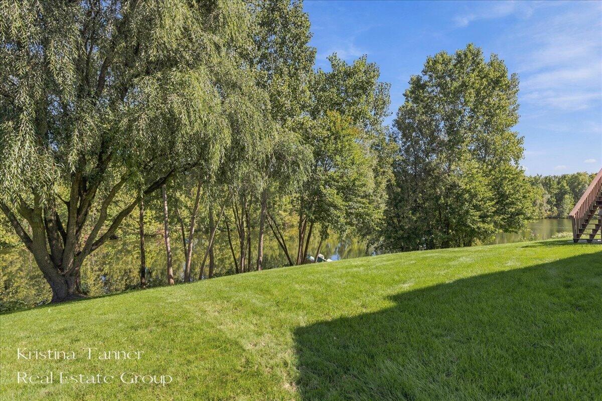 1172 Dogwood Meadows Drive SE Ada MI 49301