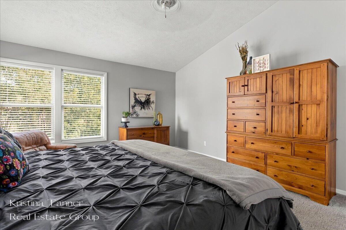 1172 Dogwood Meadows Drive SE Ada MI 49301