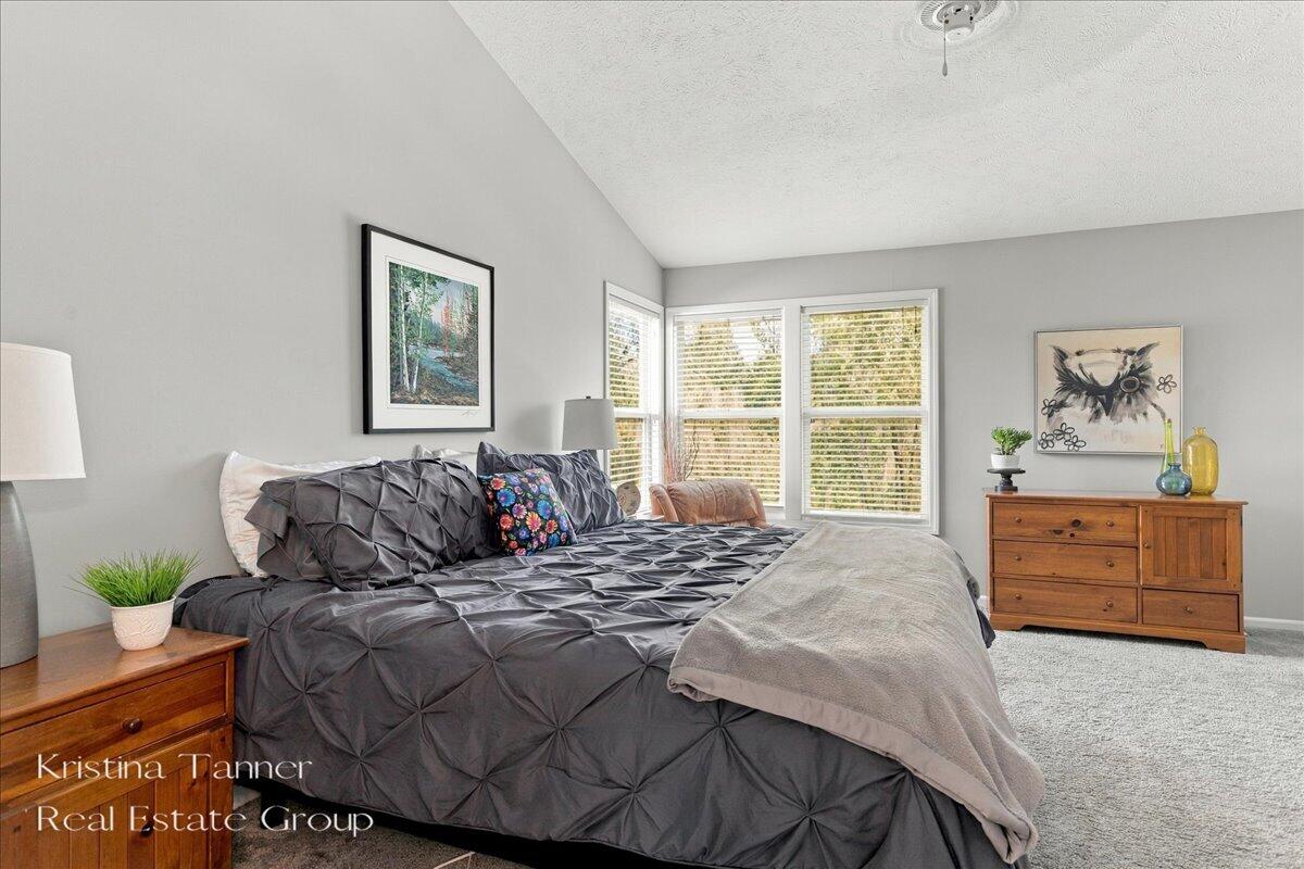 1172 Dogwood Meadows Drive SE Ada MI 49301