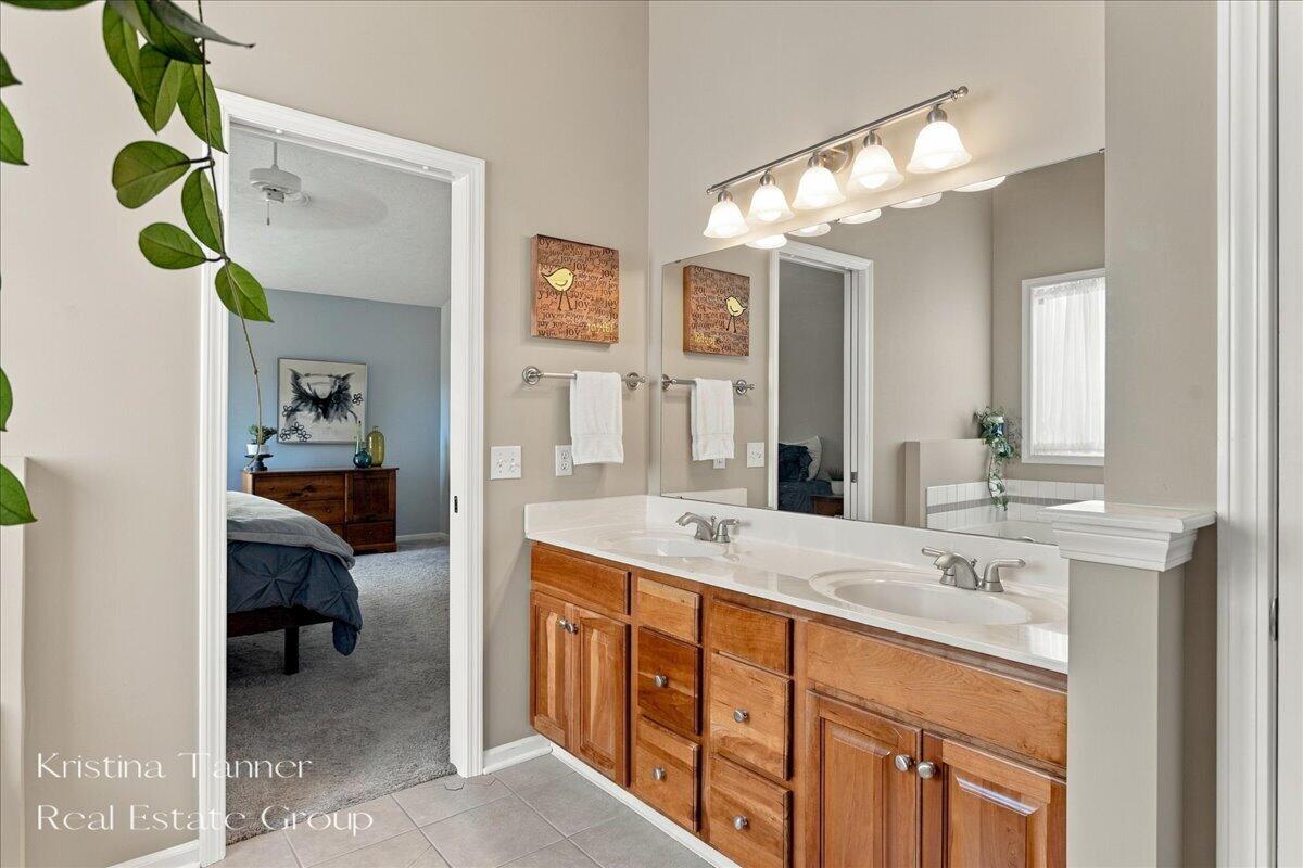 1172 Dogwood Meadows Drive SE Ada MI 49301