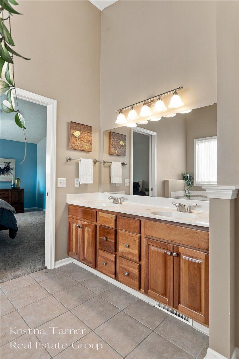 1172 Dogwood Meadows Drive SE Ada MI 49301