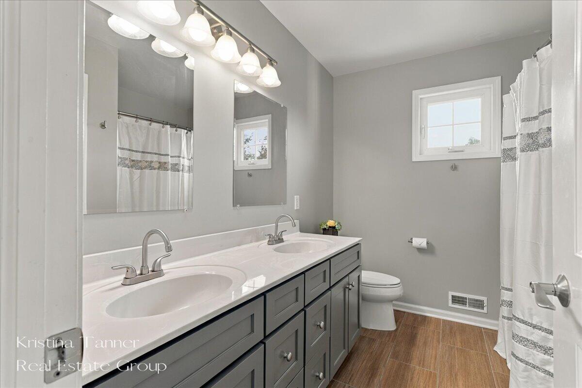 1172 Dogwood Meadows Drive SE Ada MI 49301