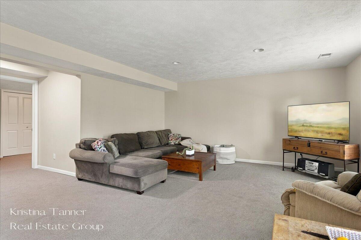 1172 Dogwood Meadows Drive SE Ada MI 49301