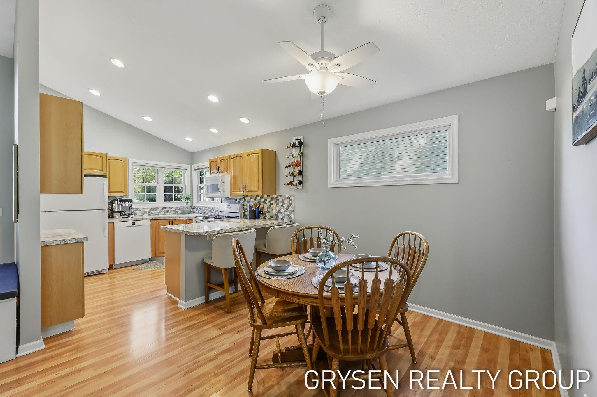 642 Clover Ridge Avenue NW Grand Rapids MI 49504