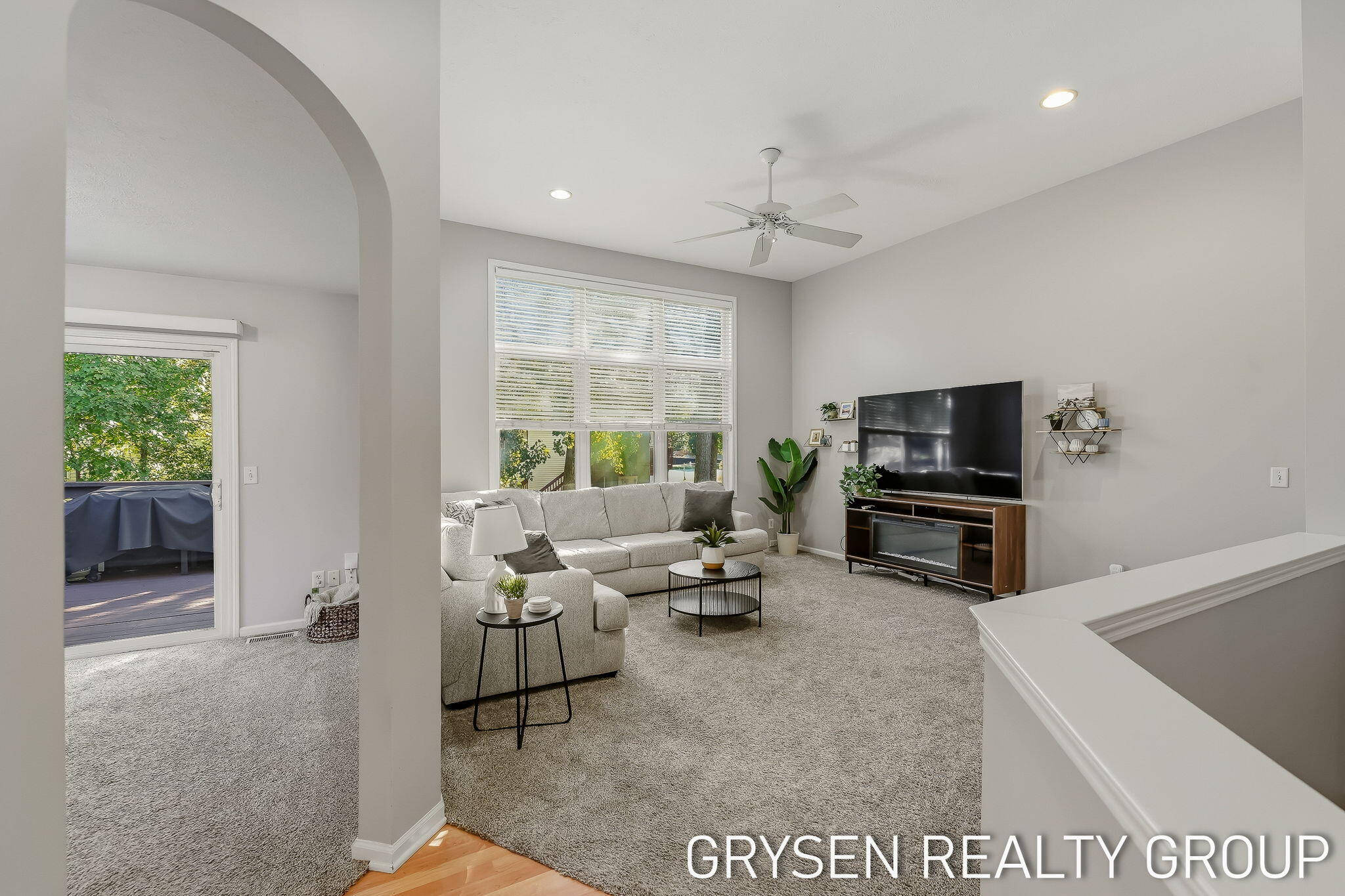 642 Clover Ridge Avenue NW Grand Rapids MI 49504