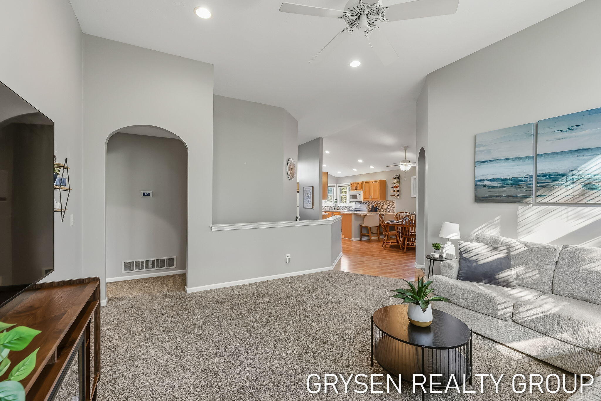 642 Clover Ridge Avenue NW Grand Rapids MI 49504