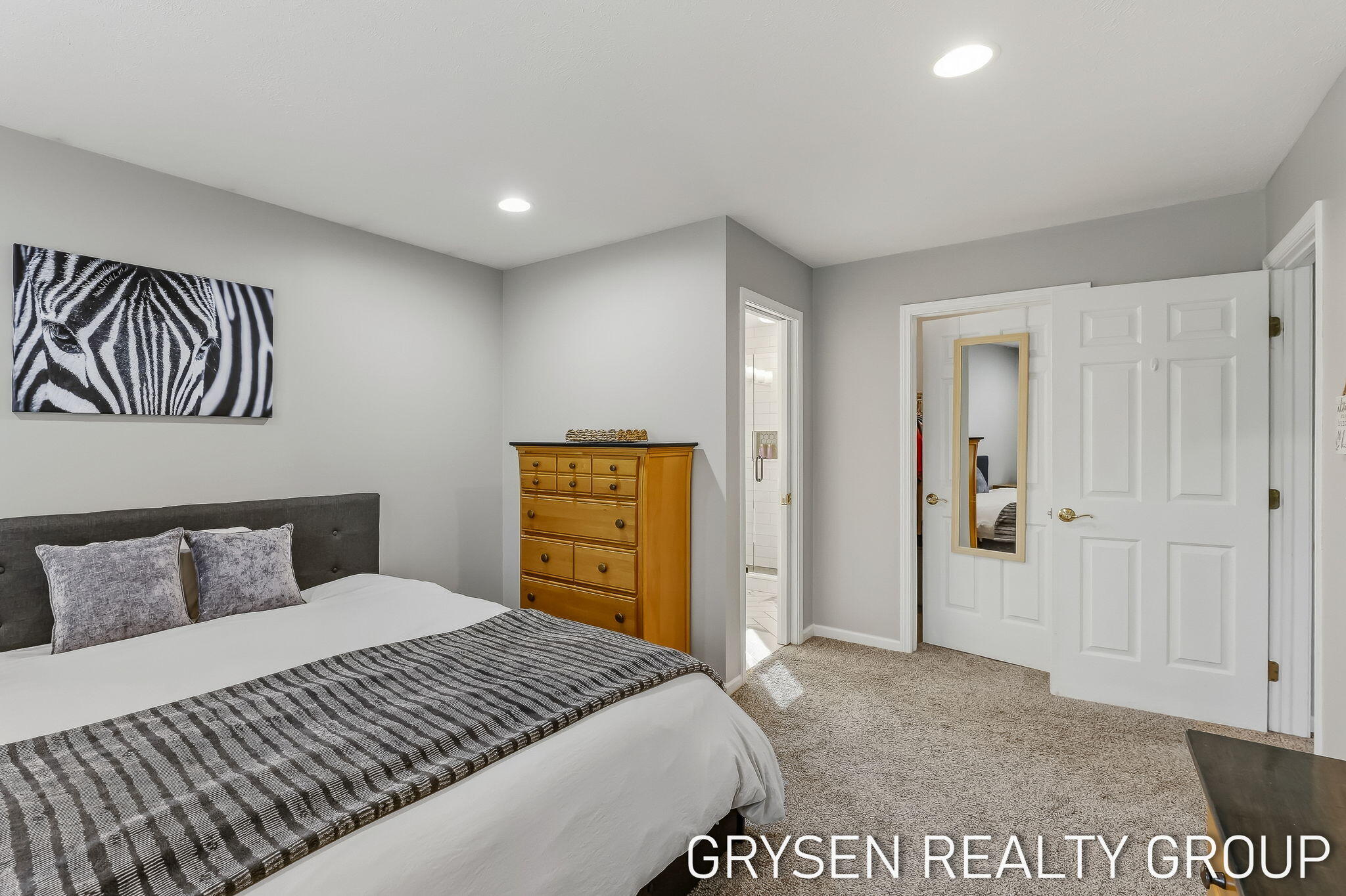 642 Clover Ridge Avenue NW Grand Rapids MI 49504