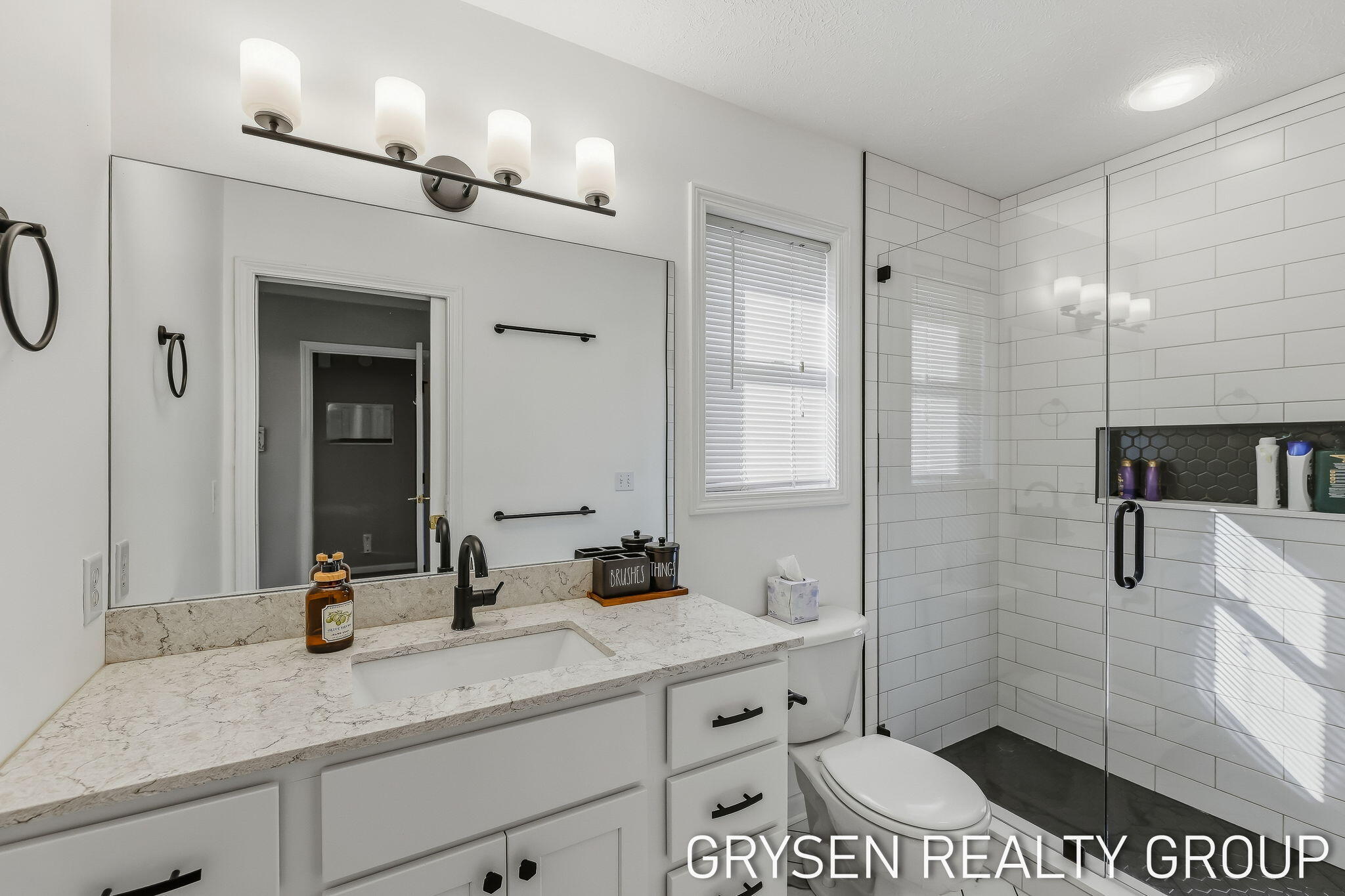 642 Clover Ridge Avenue NW Grand Rapids MI 49504