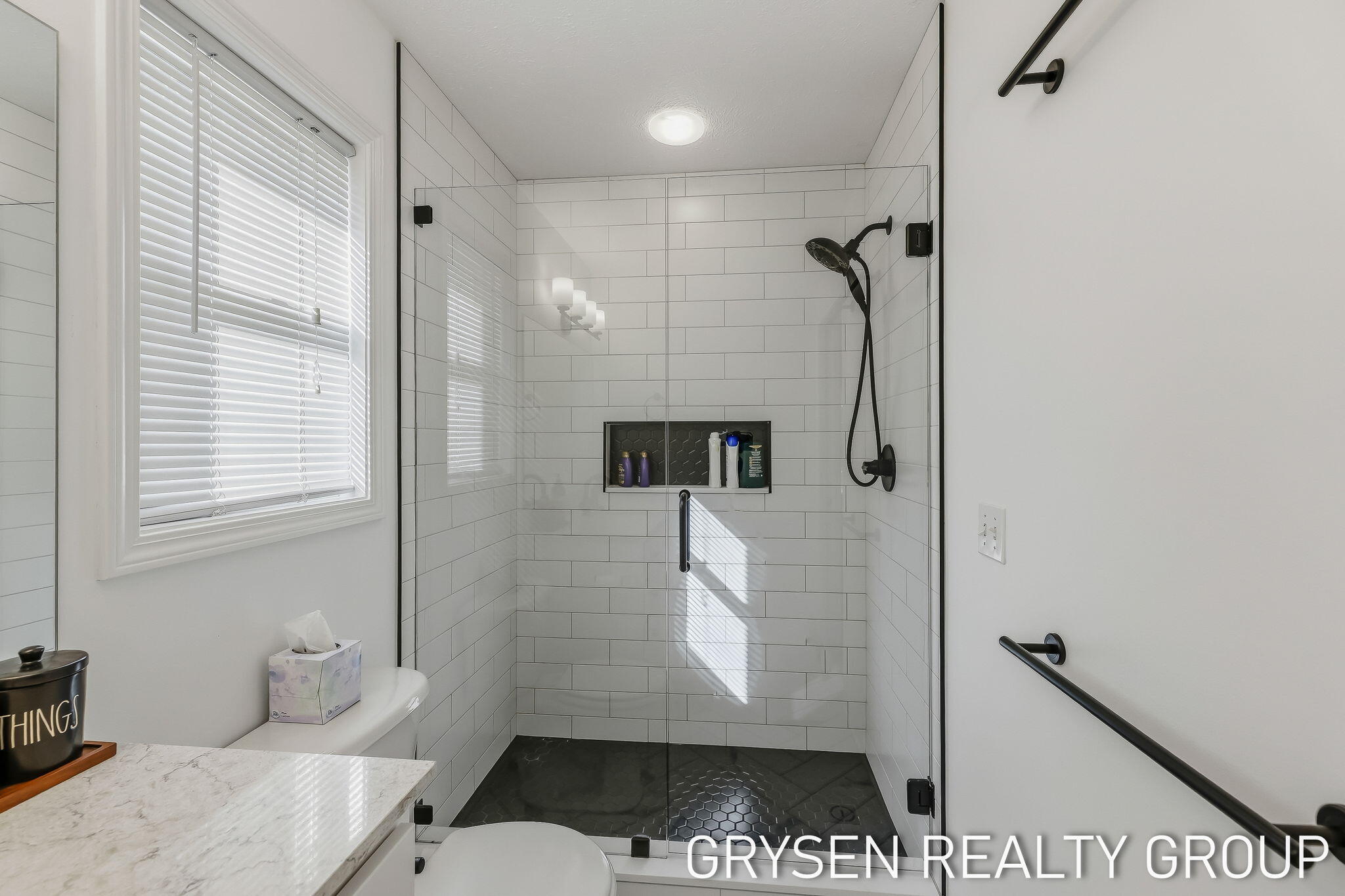 642 Clover Ridge Avenue NW Grand Rapids MI 49504