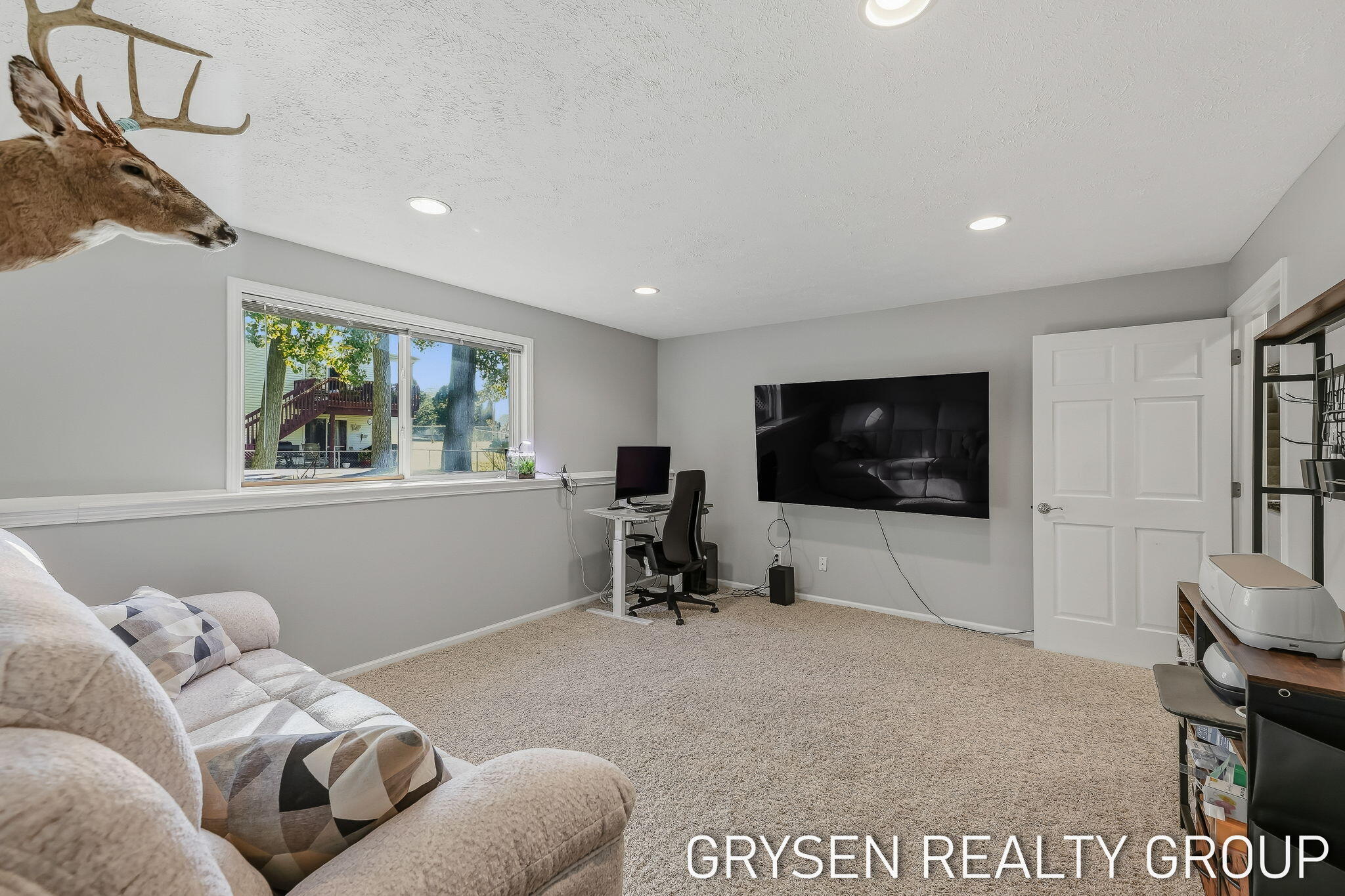 642 Clover Ridge Avenue NW Grand Rapids MI 49504