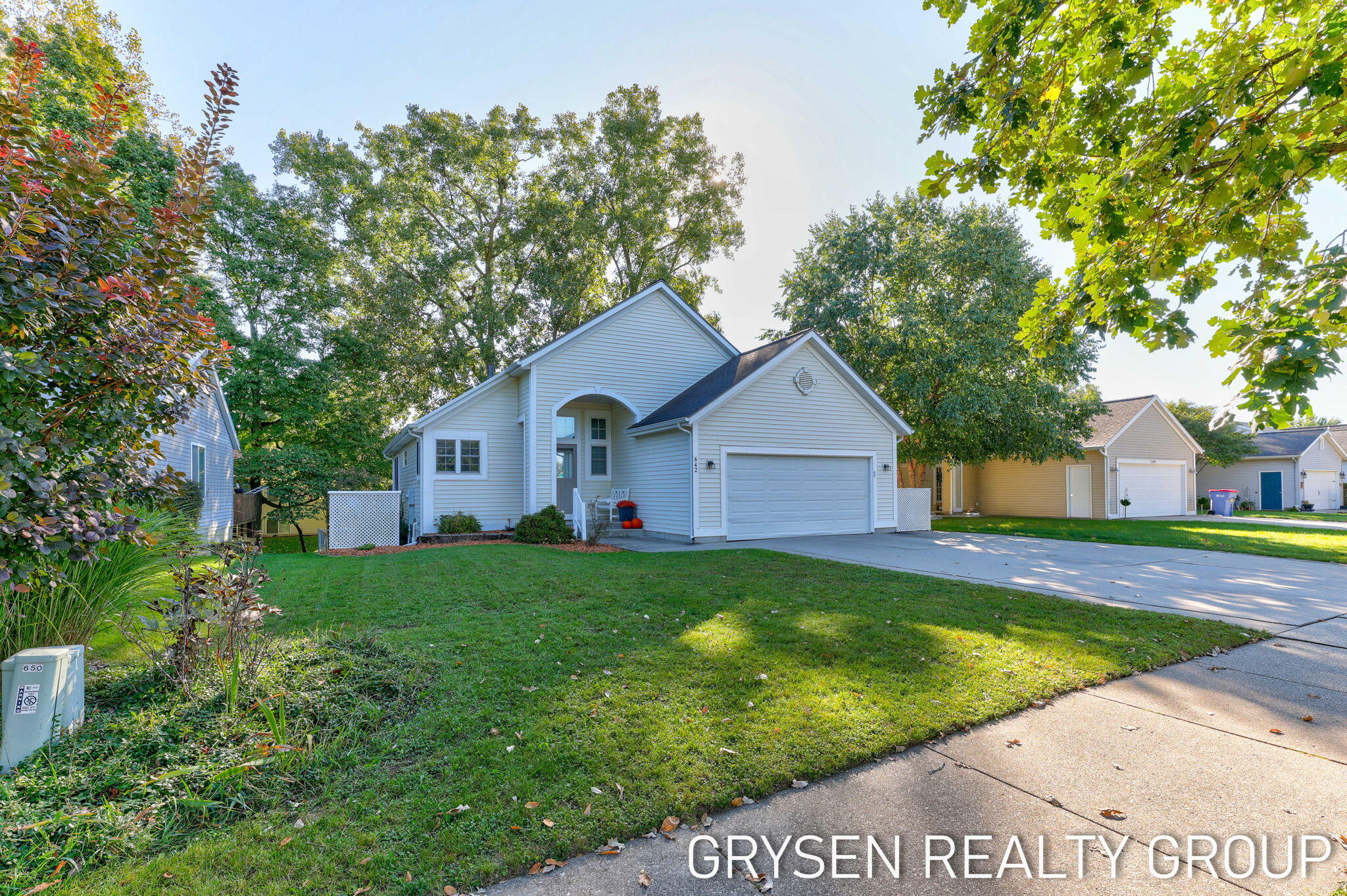 642 Clover Ridge Avenue NW Grand Rapids MI 49504