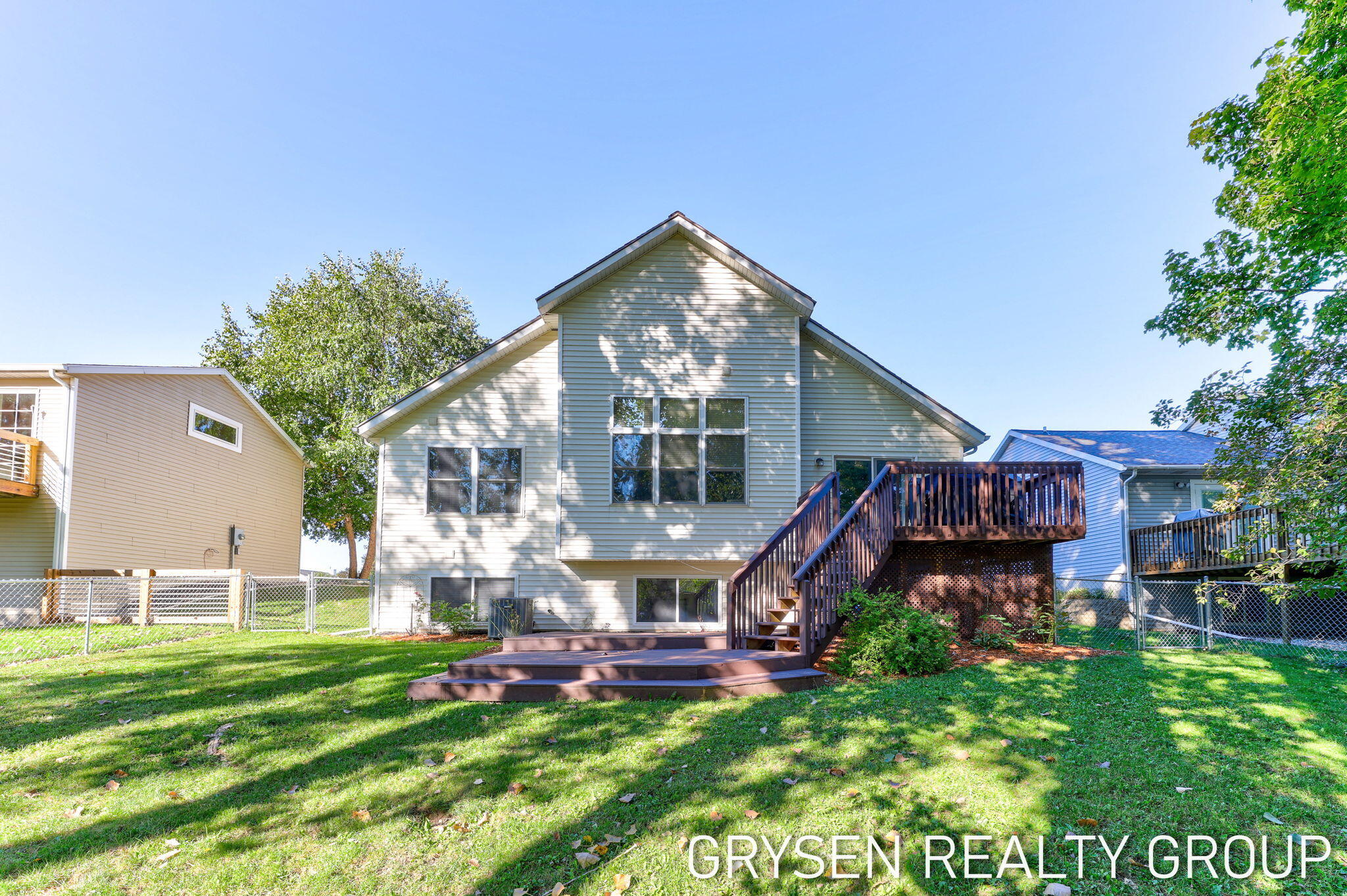 642 Clover Ridge Avenue NW Grand Rapids MI 49504