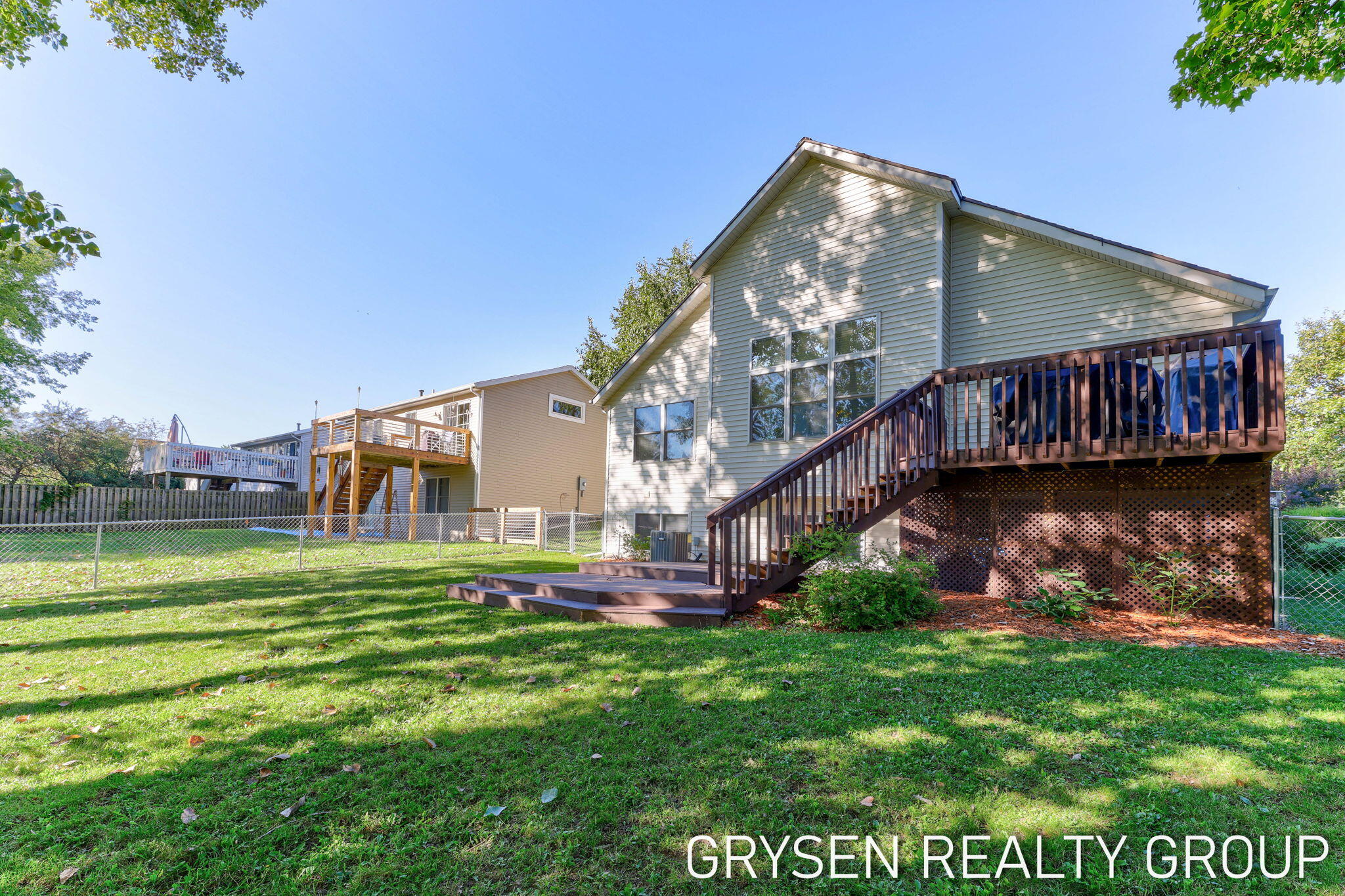 642 Clover Ridge Avenue NW Grand Rapids MI 49504