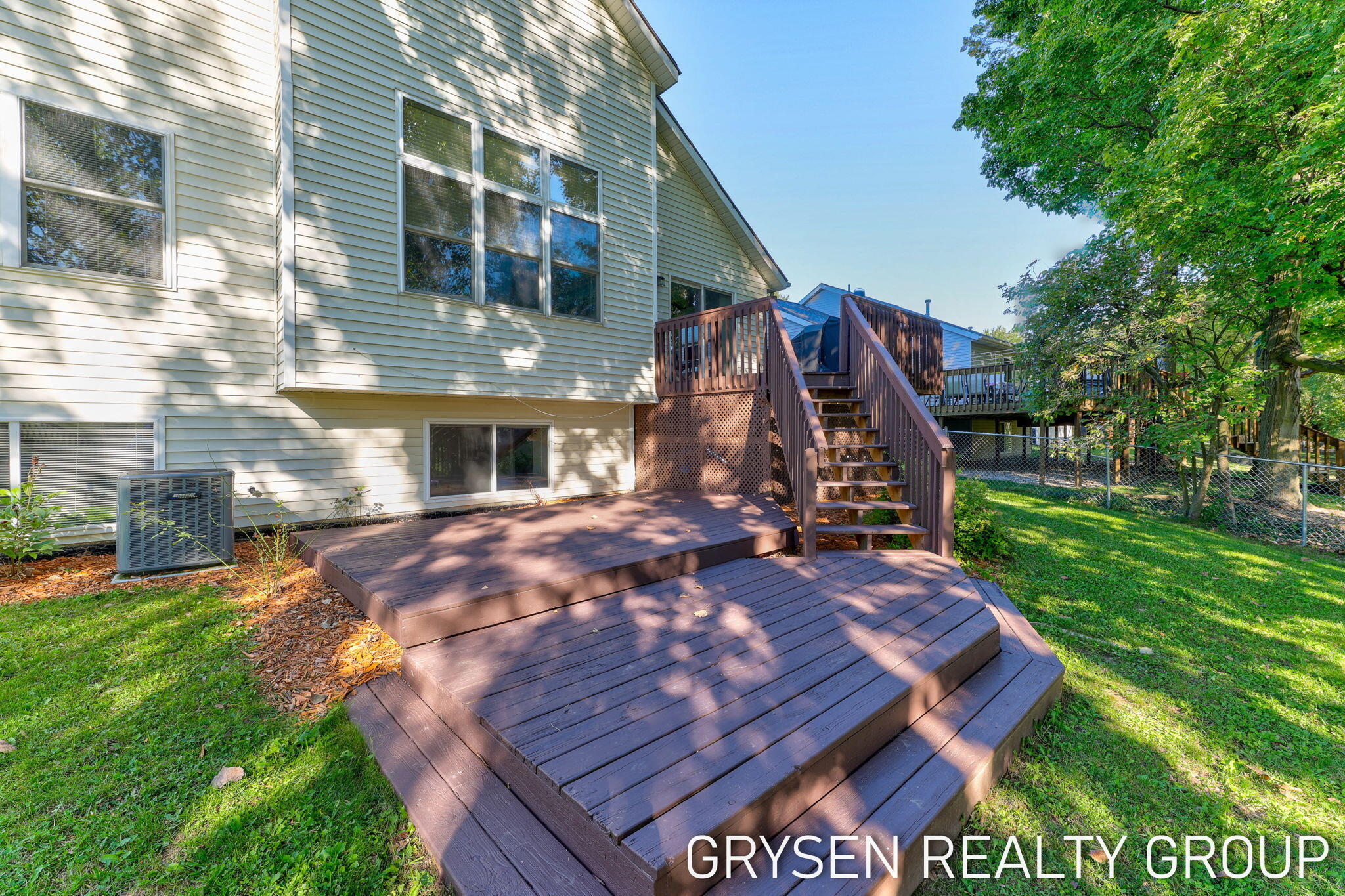 642 Clover Ridge Avenue NW Grand Rapids MI 49504
