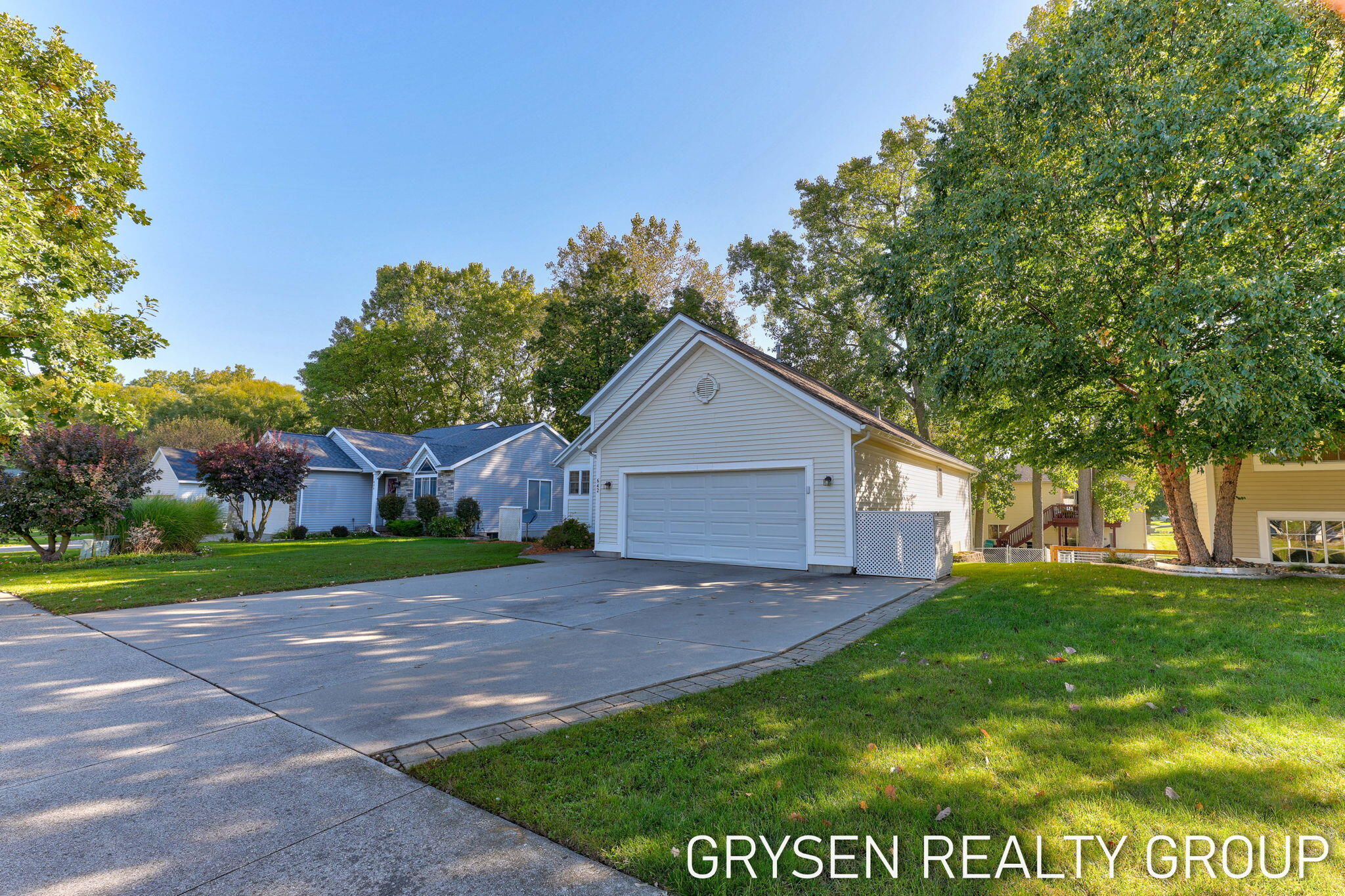 642 Clover Ridge Avenue NW Grand Rapids MI 49504
