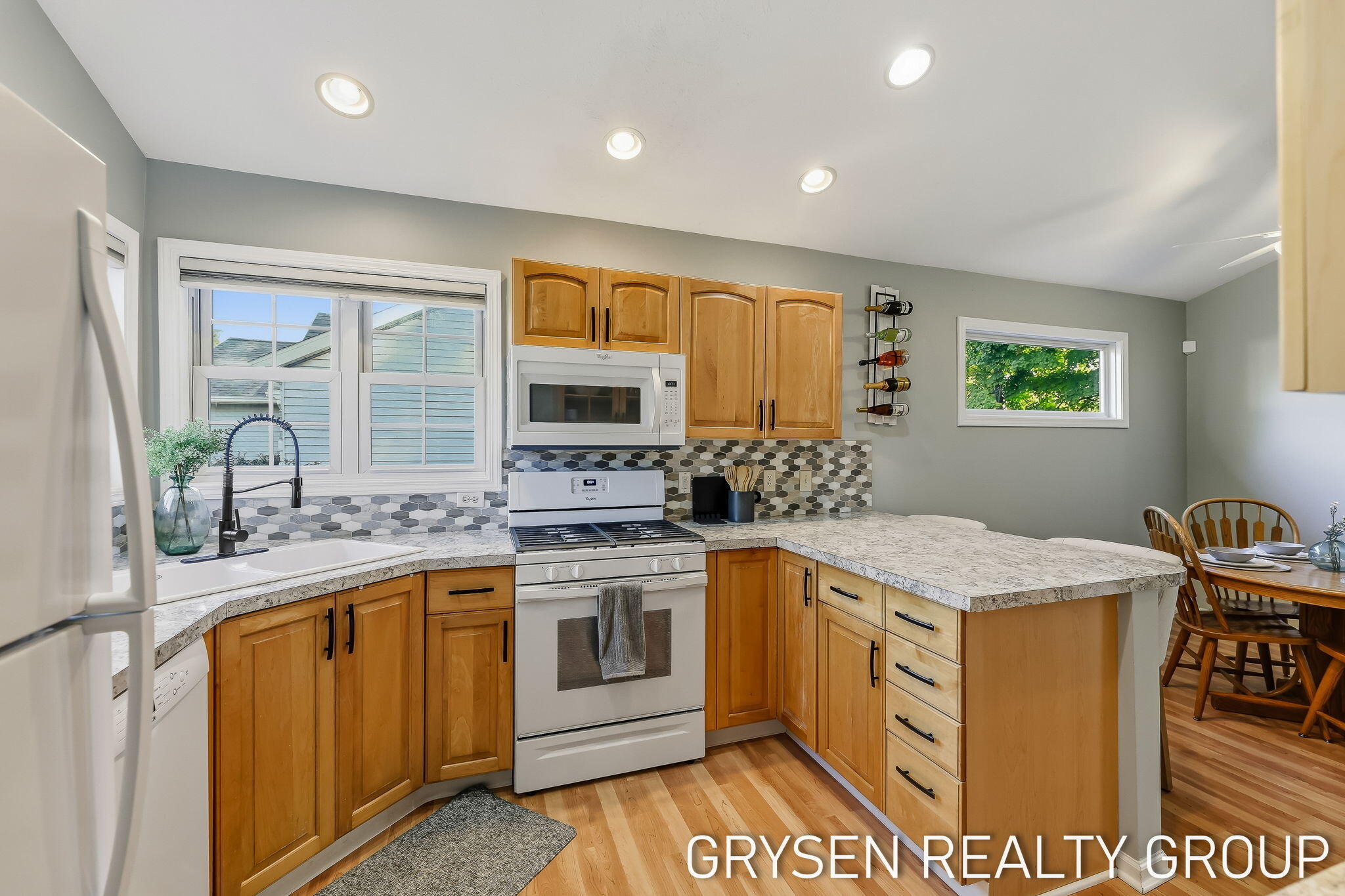 642 Clover Ridge Avenue NW Grand Rapids MI 49504