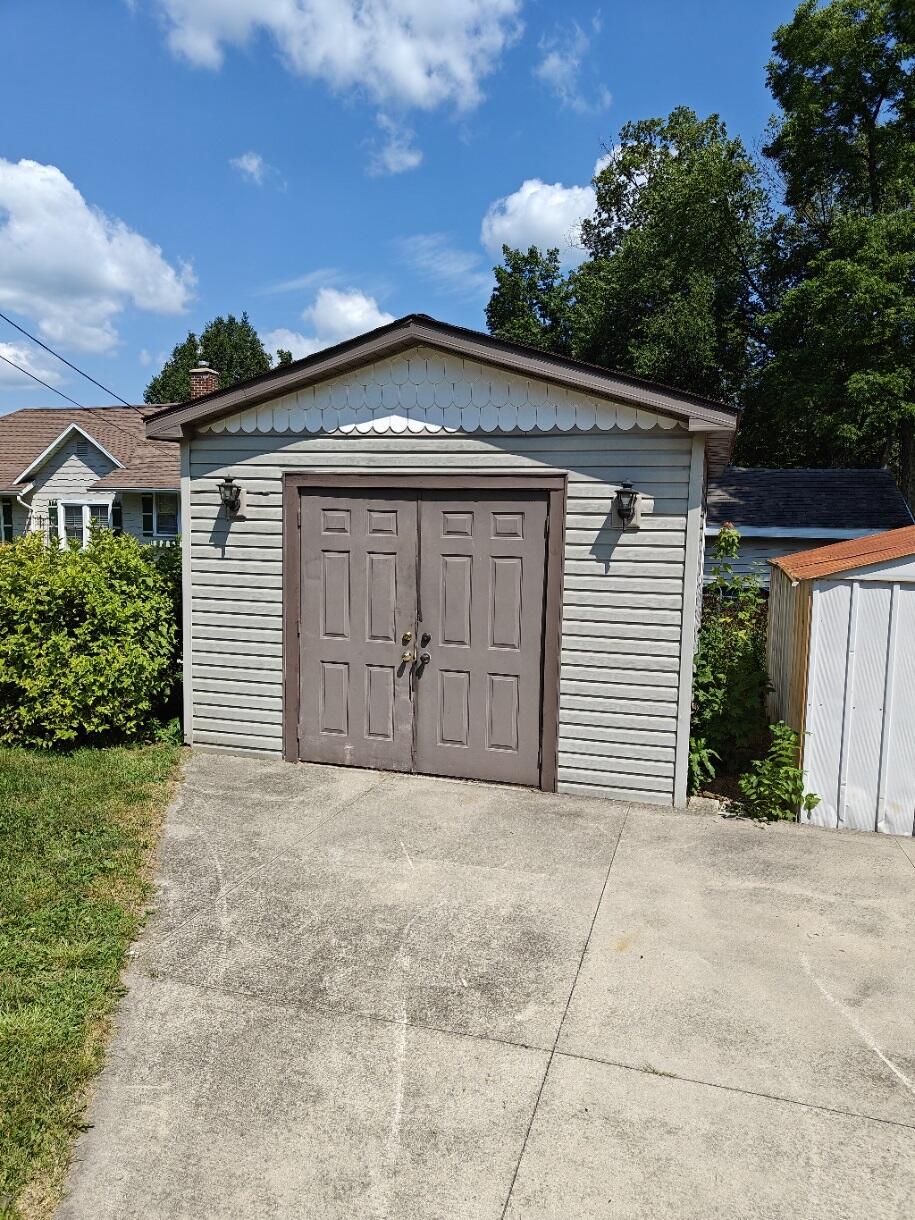 22301 Forest Avenue Cassopolis MI 49031