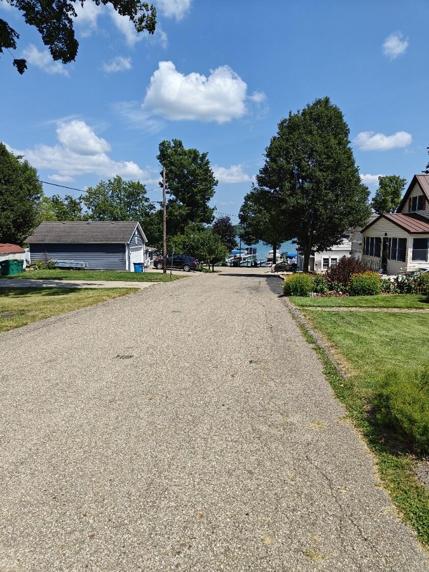 22301 Forest Avenue Cassopolis MI 49031