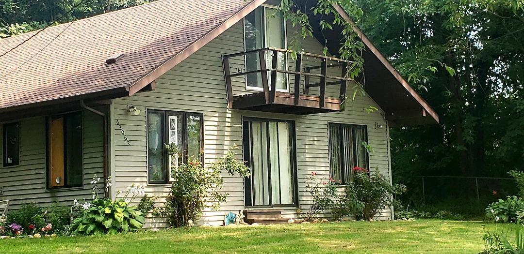 63062 Lakeshore Drive Dowagiac MI 49047