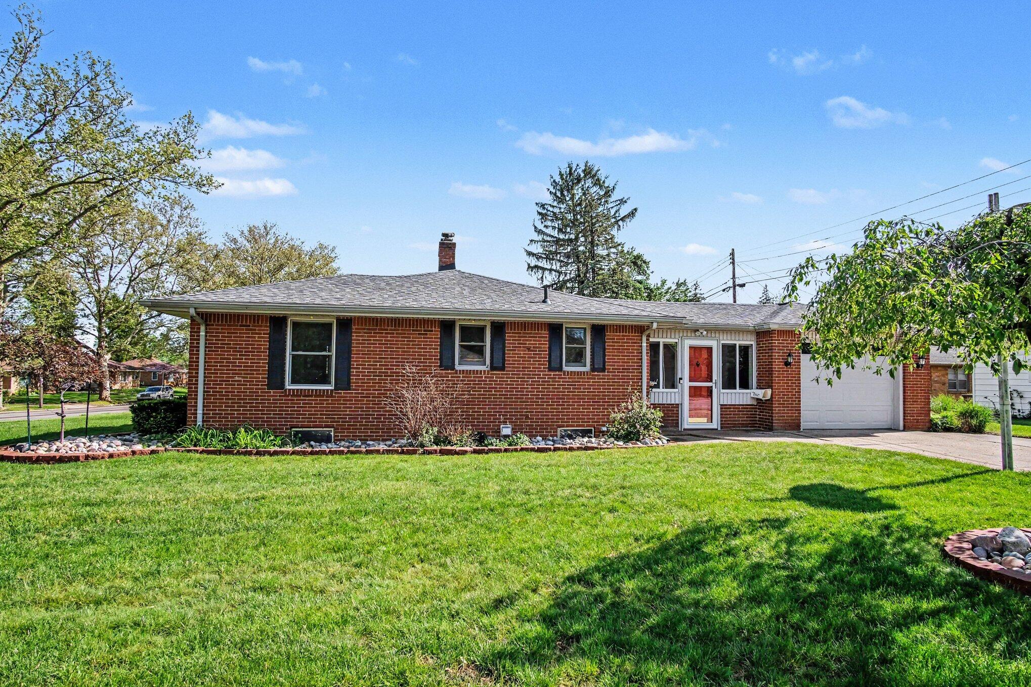 751 Larkspur Avenue NW Grand Rapids MI 49504