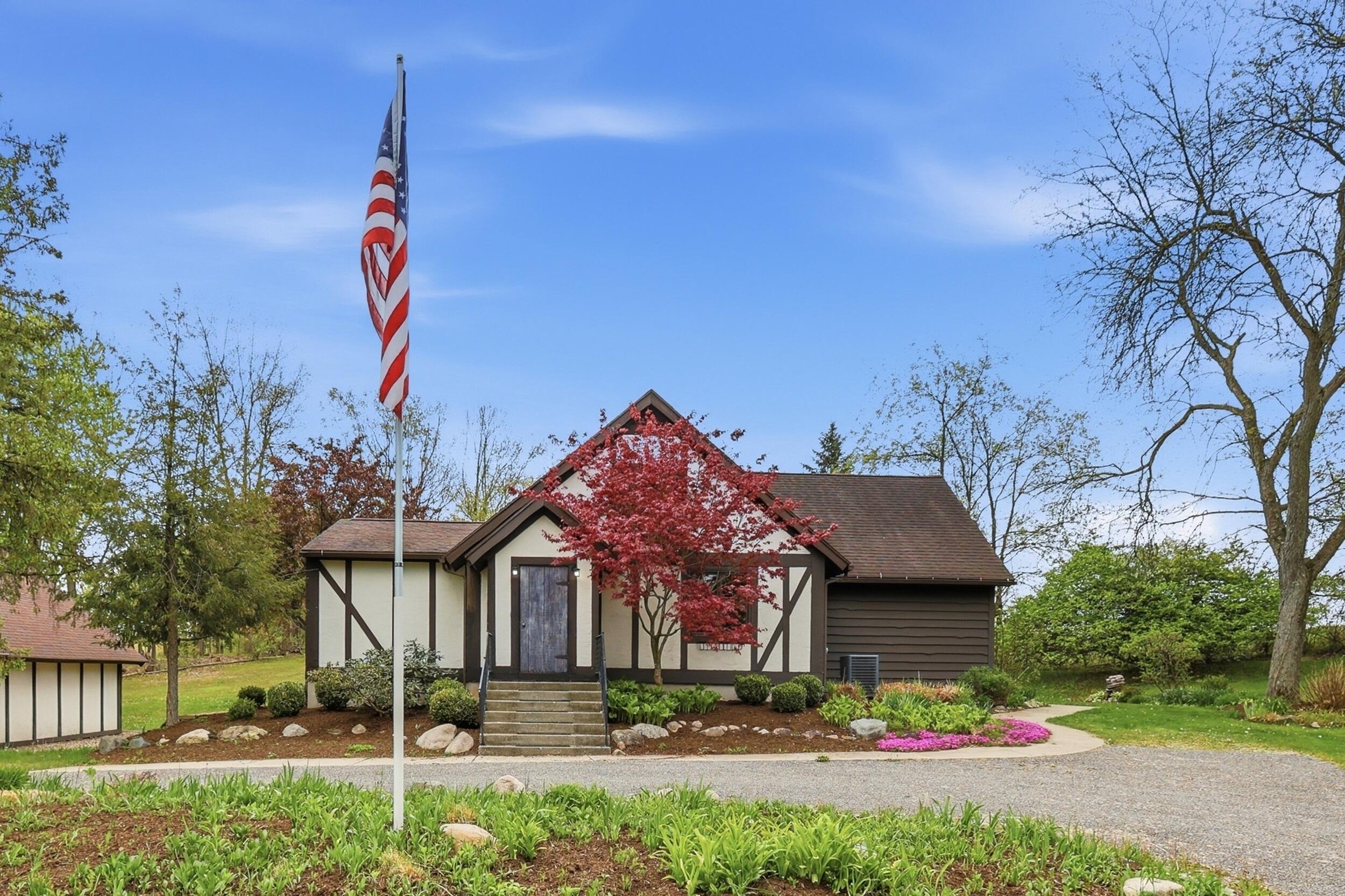 5575 Giles Avenue NE Rockford MI 49341