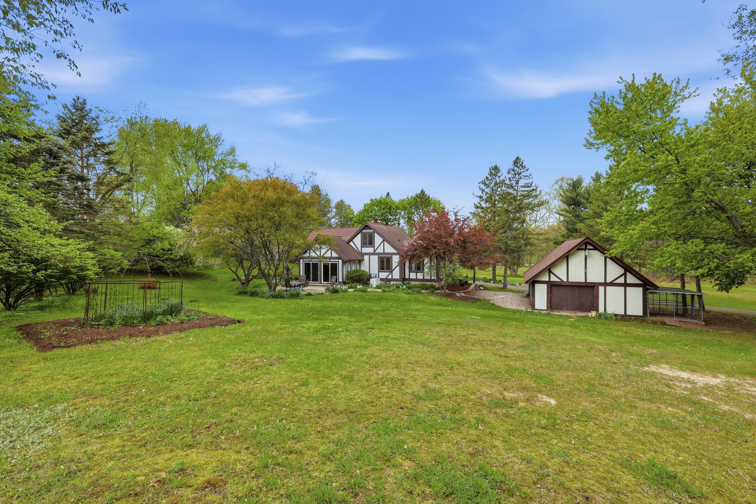 5575 Giles Avenue NE Rockford MI 49341