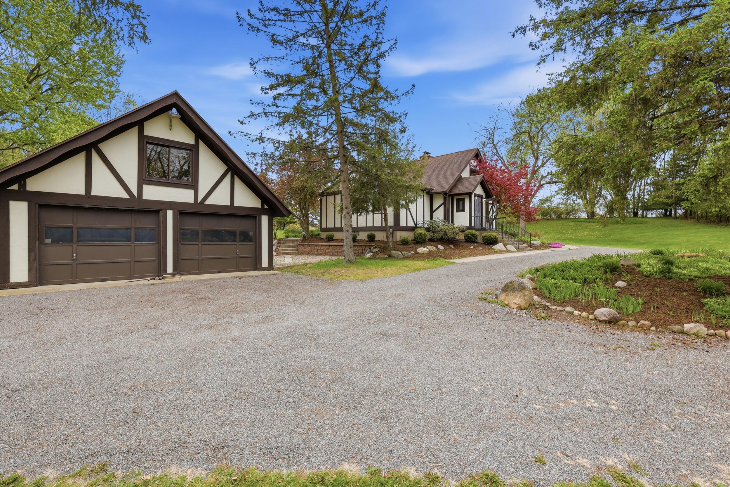 5575 Giles Avenue NE Rockford MI 49341