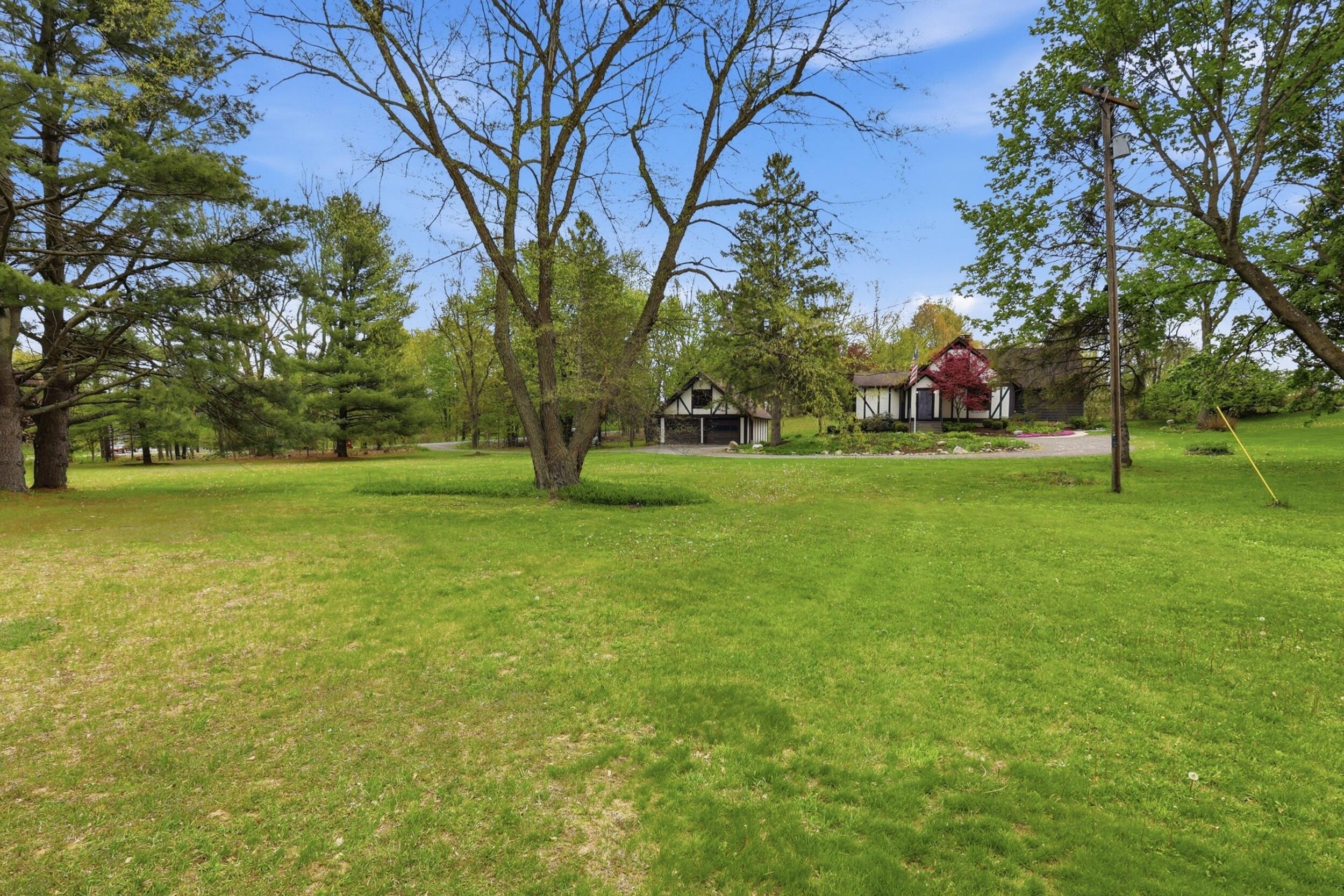 5575 Giles Avenue NE Rockford MI 49341