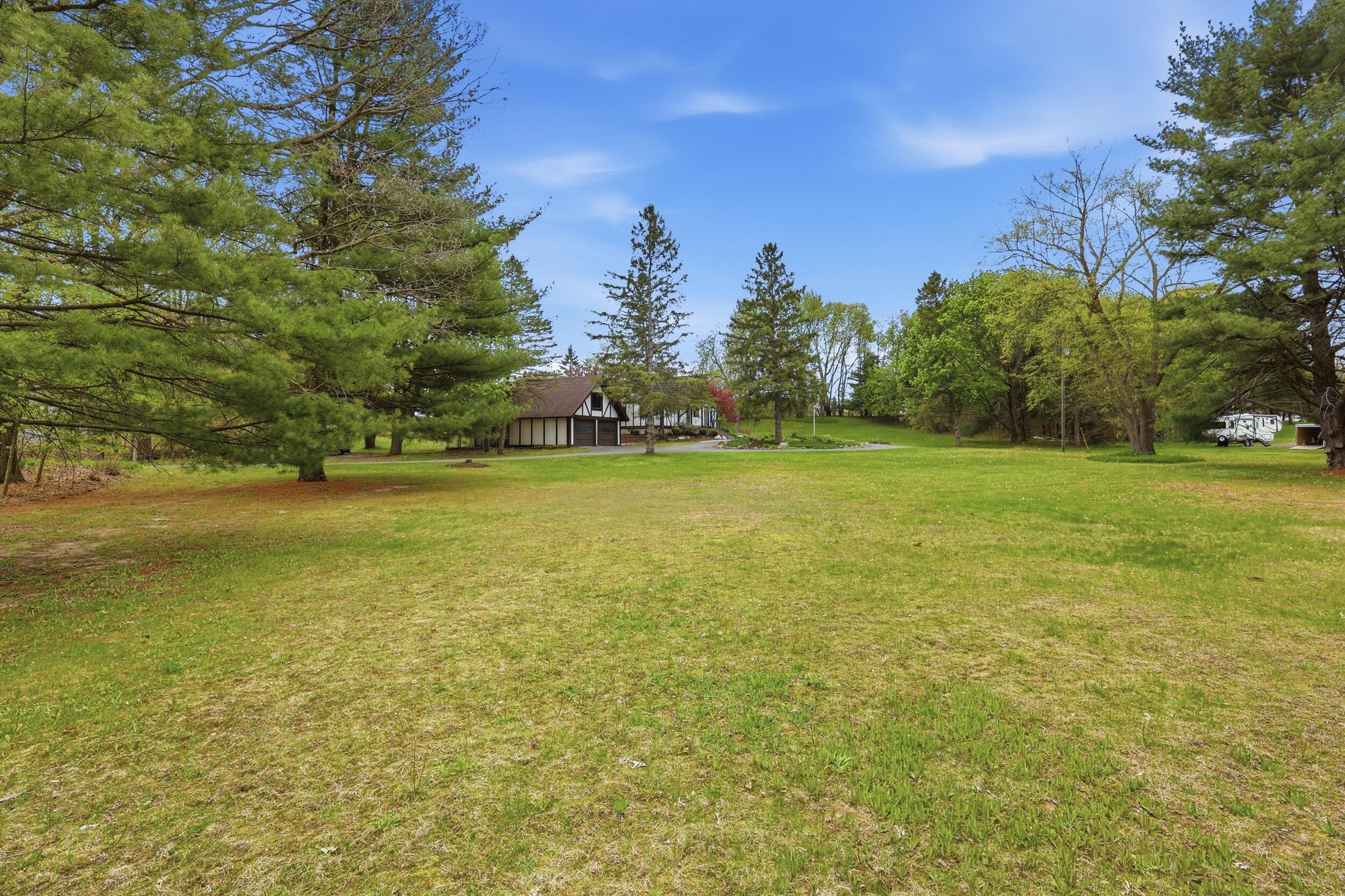 5575 Giles Avenue NE Rockford MI 49341
