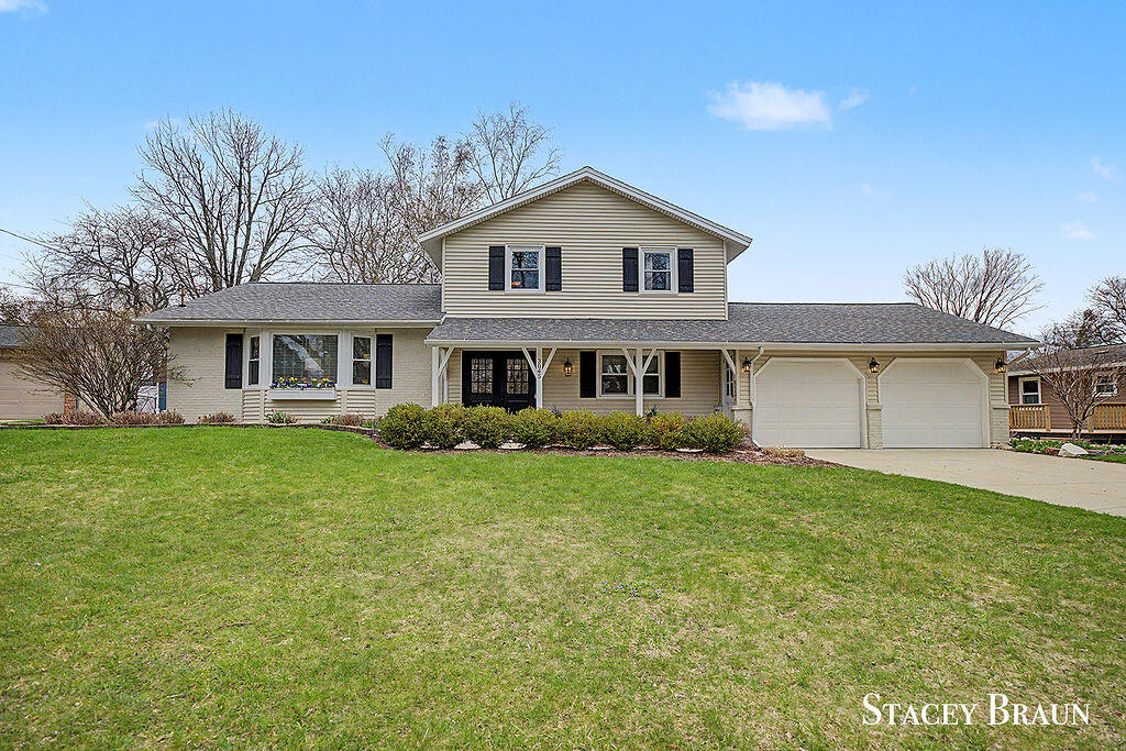3045 Meadow Way Street SE Grand Rapids MI 49546