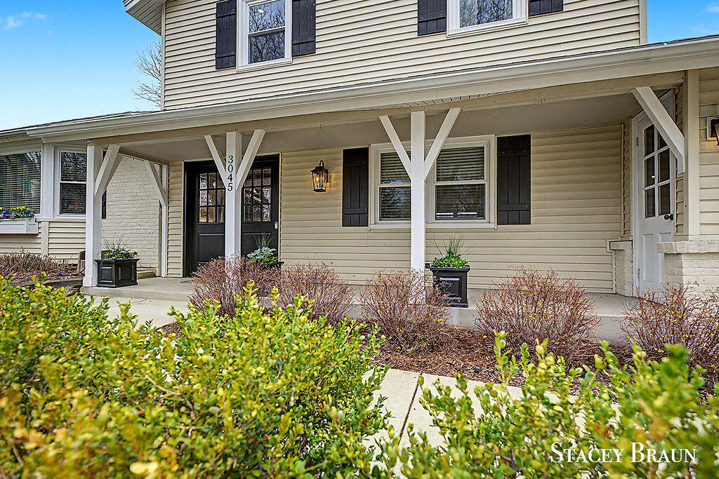 3045 Meadow Way Street SE Grand Rapids MI 49546