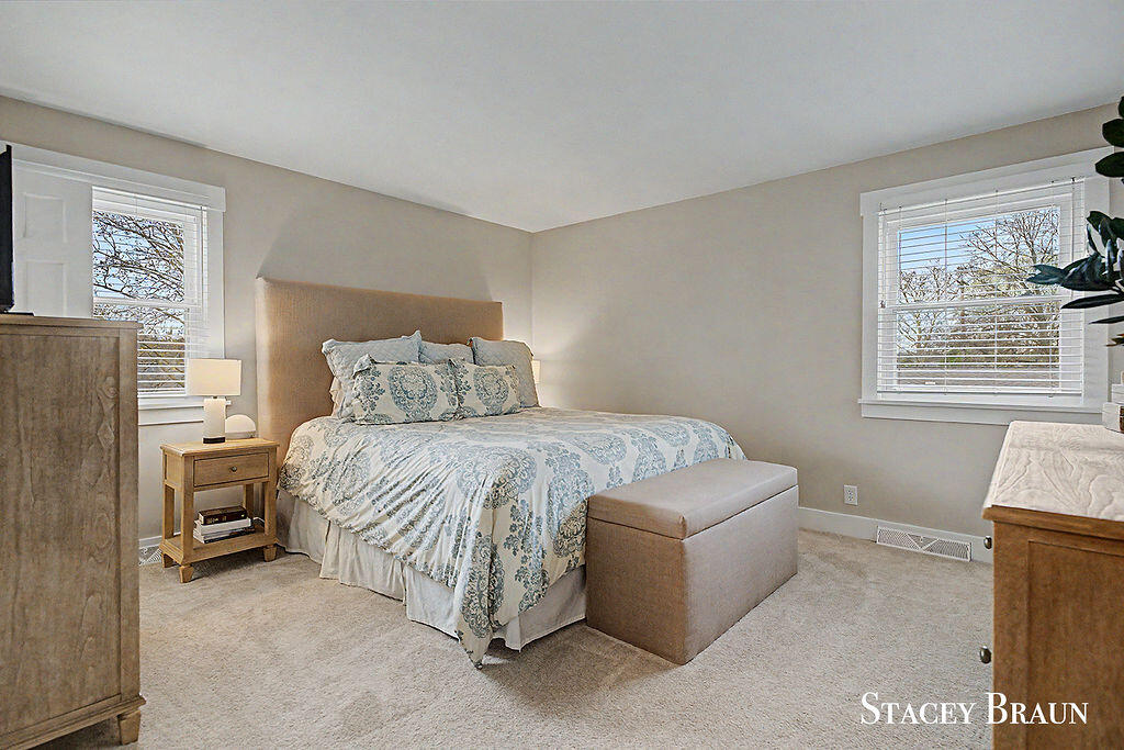 3045 Meadow Way Street SE Grand Rapids MI 49546