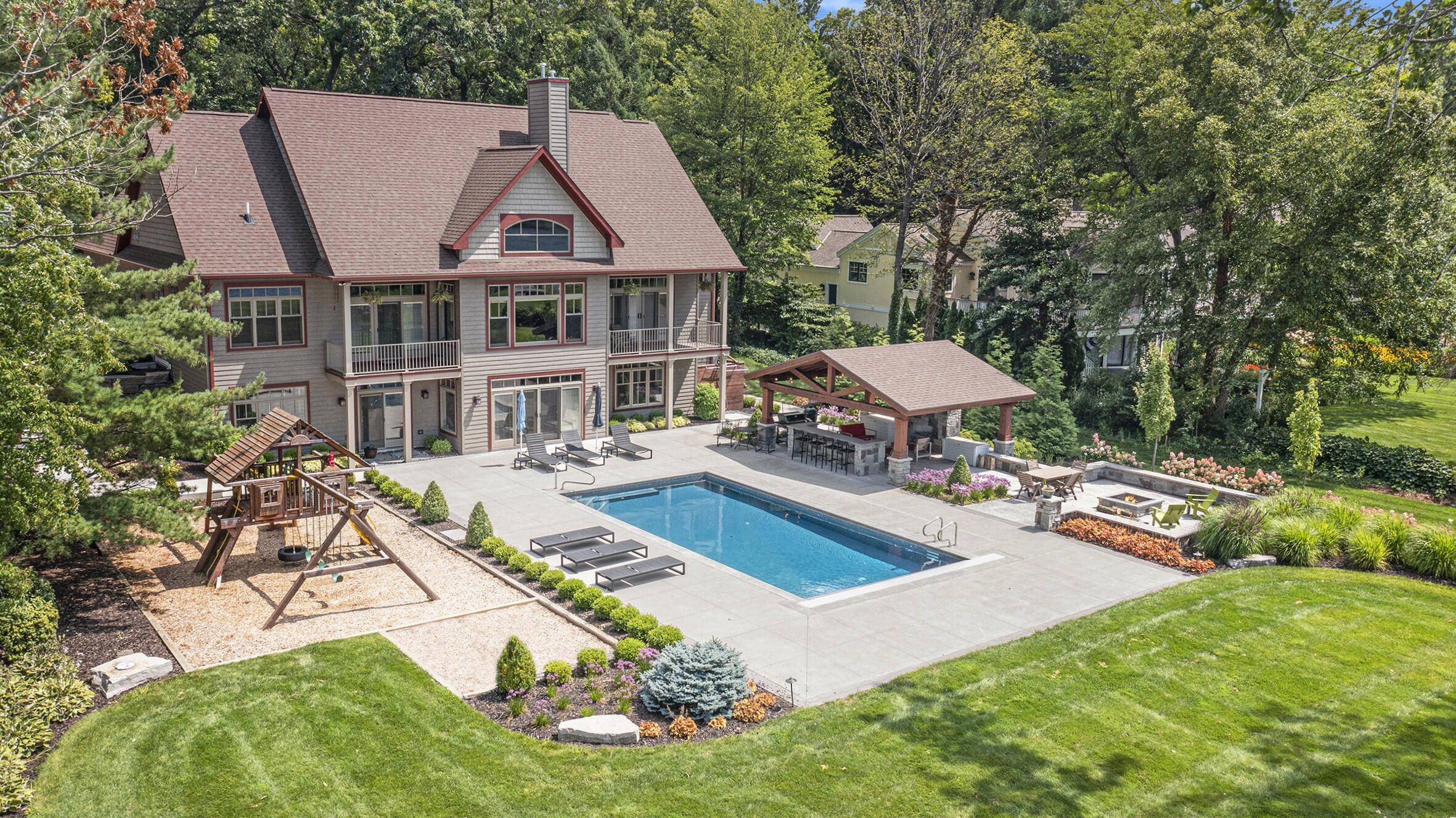 Holland MI, 798 Pine Bay Avenue