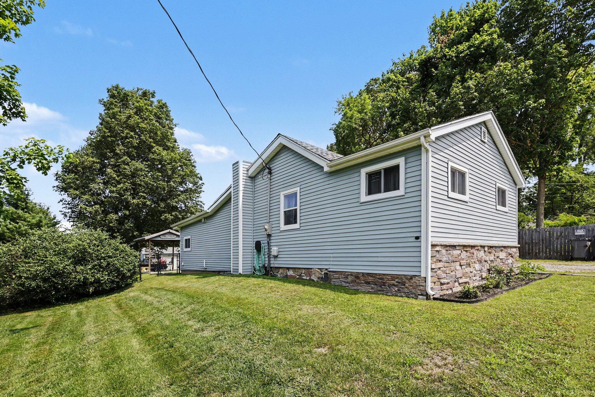 26830 Hamilton Street Edwardsburg MI 49112
