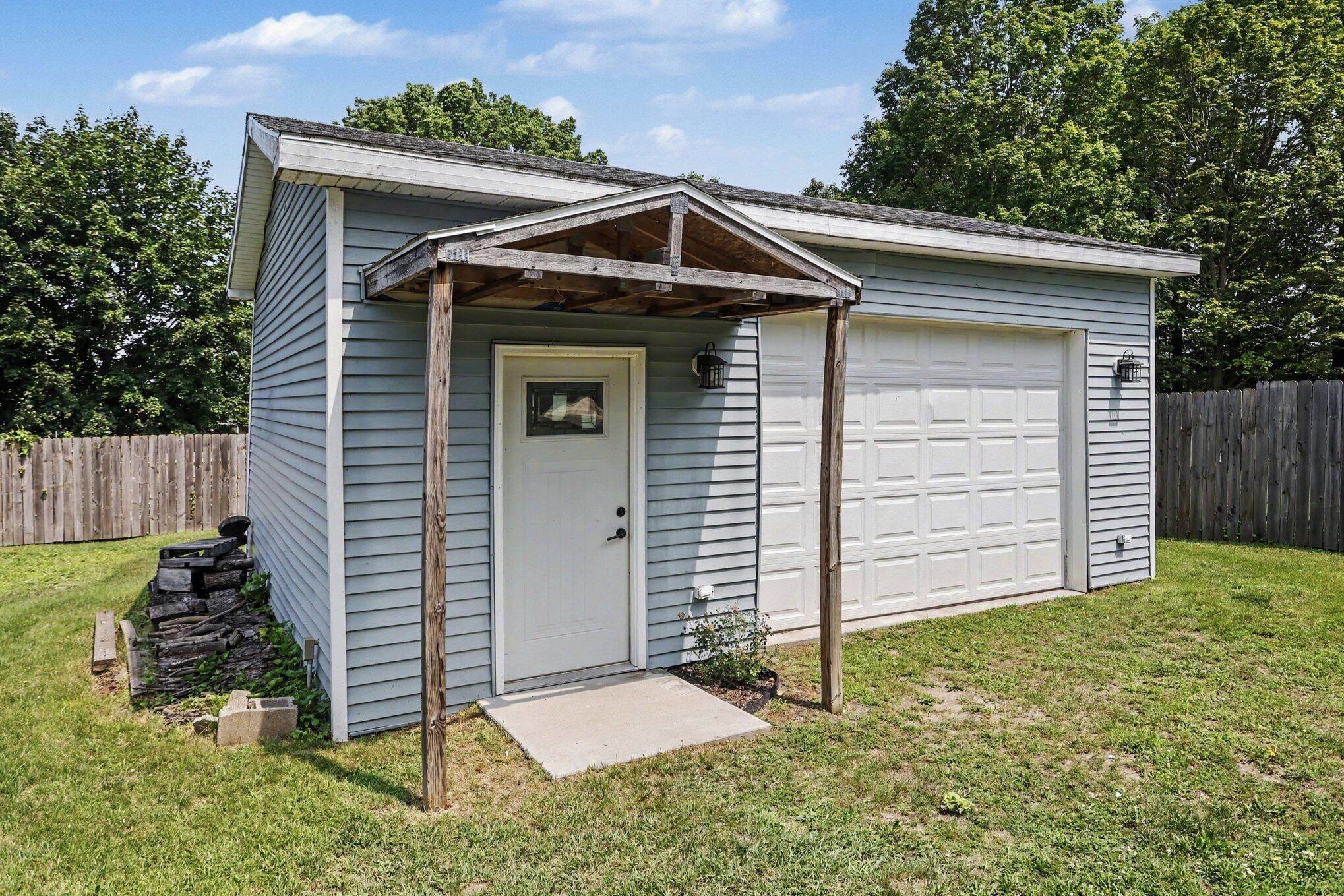 26830 Hamilton Street Edwardsburg MI 49112