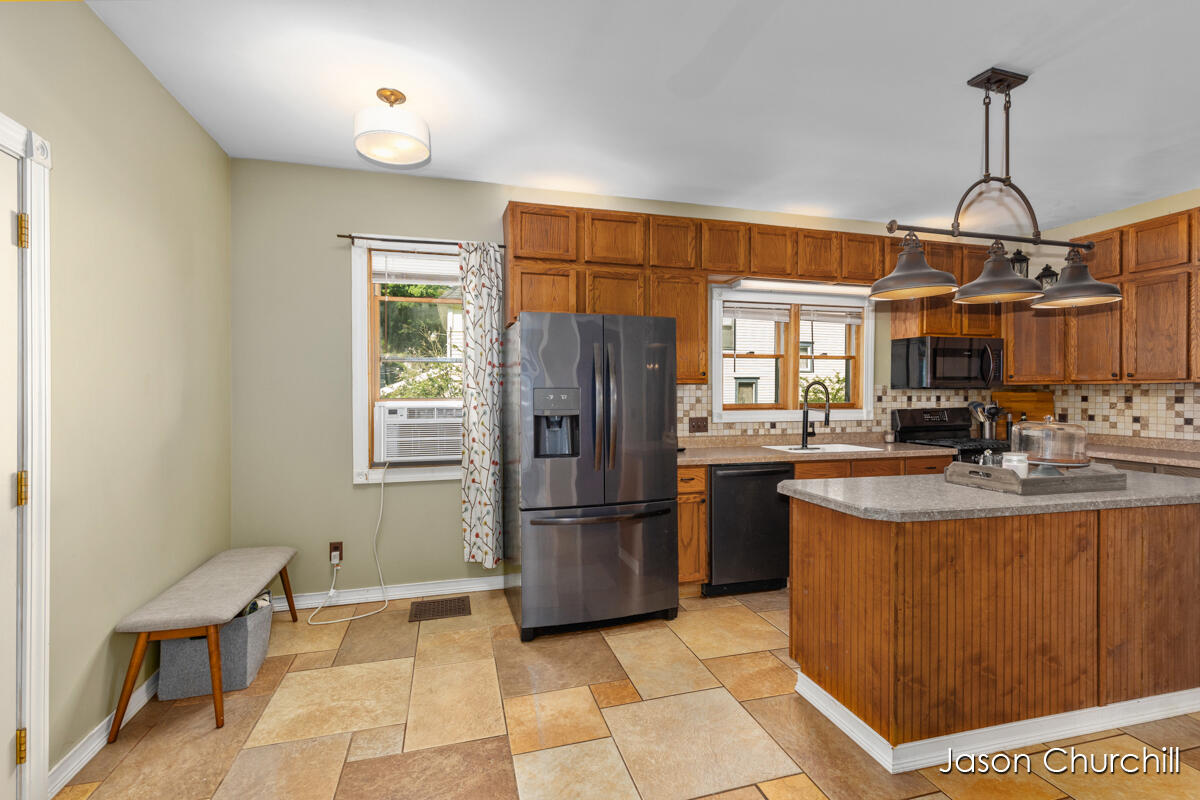 521 Trowbridge Street Allegan MI 49010