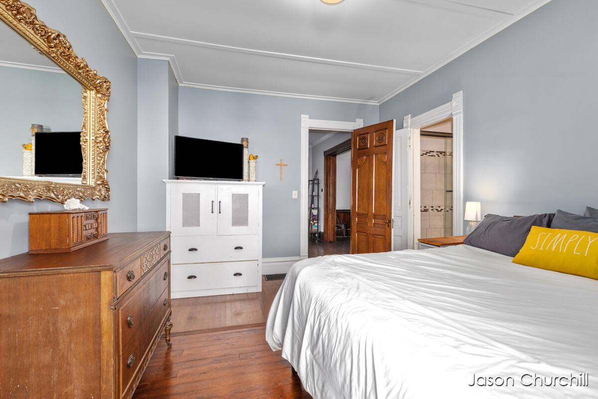 521 Trowbridge Street Allegan MI 49010