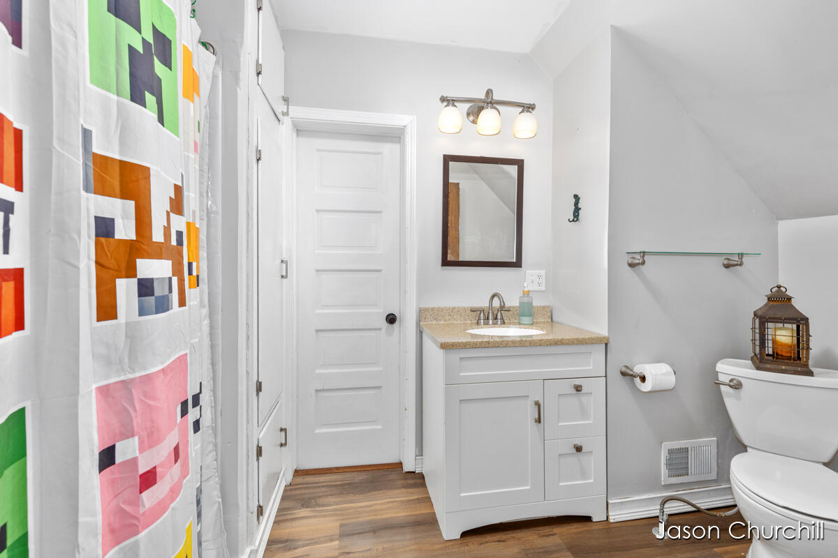 521 Trowbridge Street Allegan MI 49010