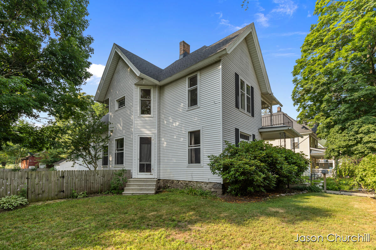 521 Trowbridge Street Allegan MI 49010