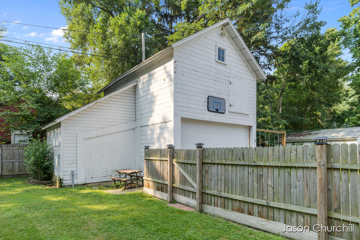 521 Trowbridge Street Allegan MI 49010