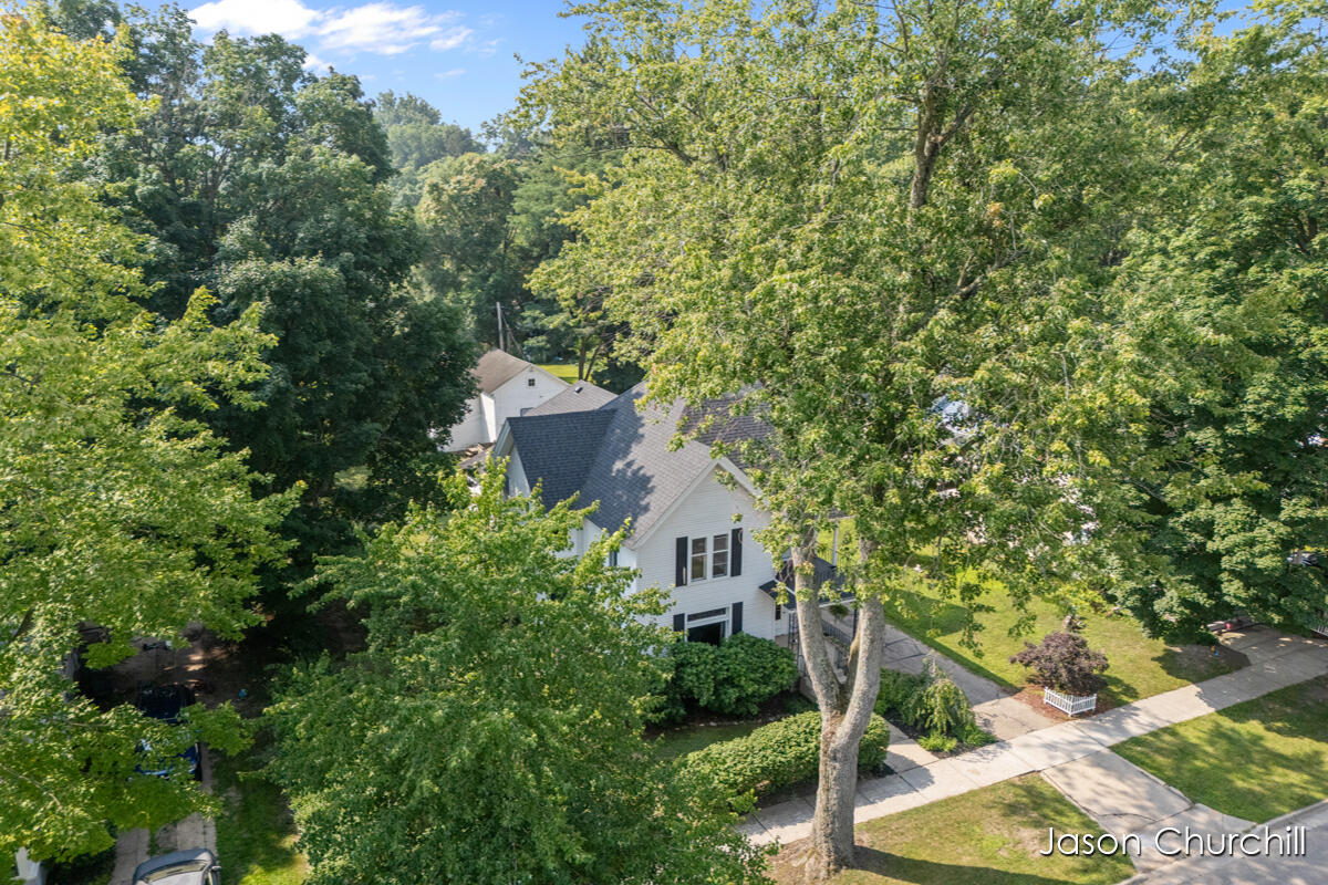 521 Trowbridge Street Allegan MI 49010