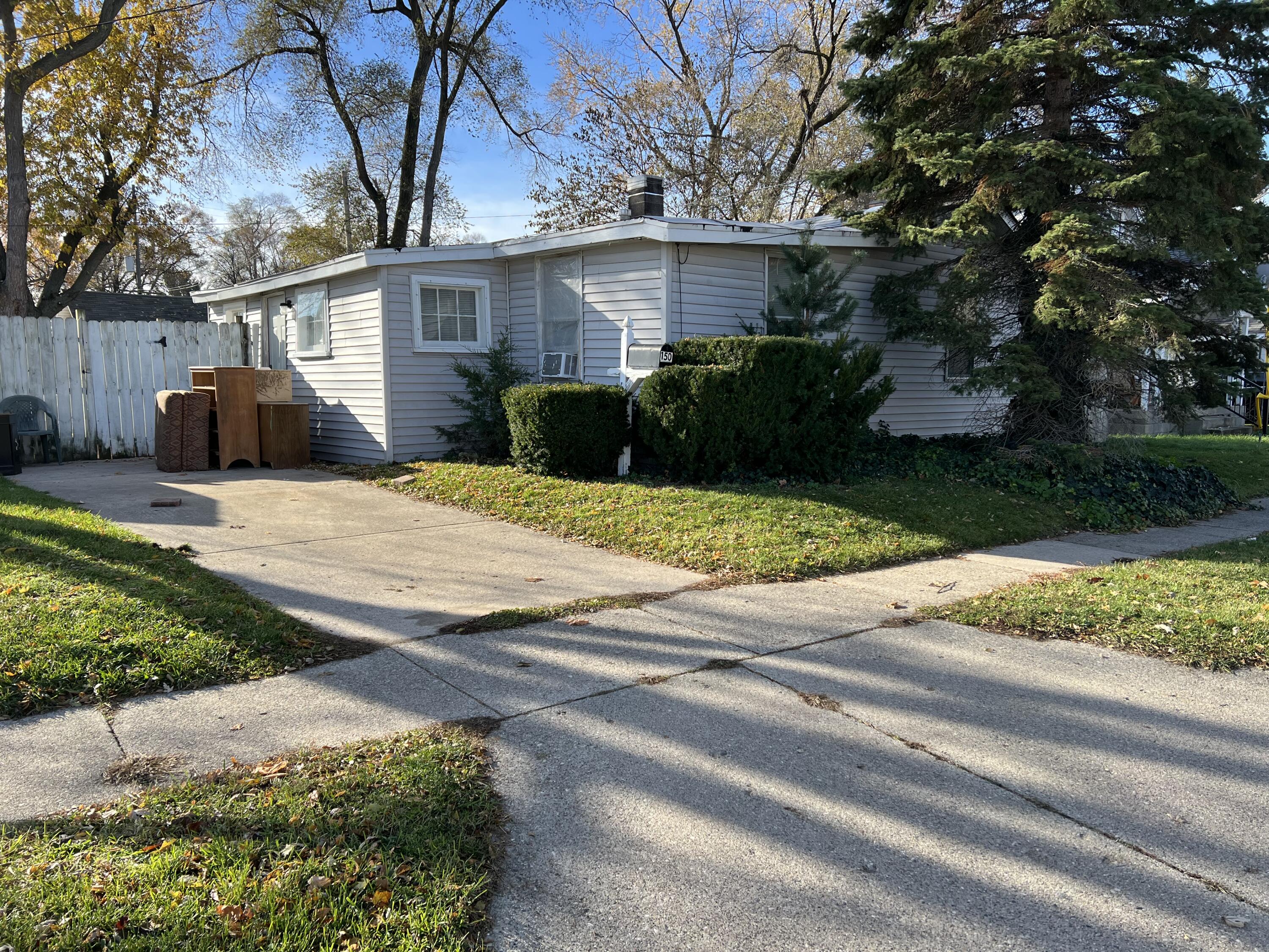 150 Frontenac Street SE Grand Rapids MI 49548