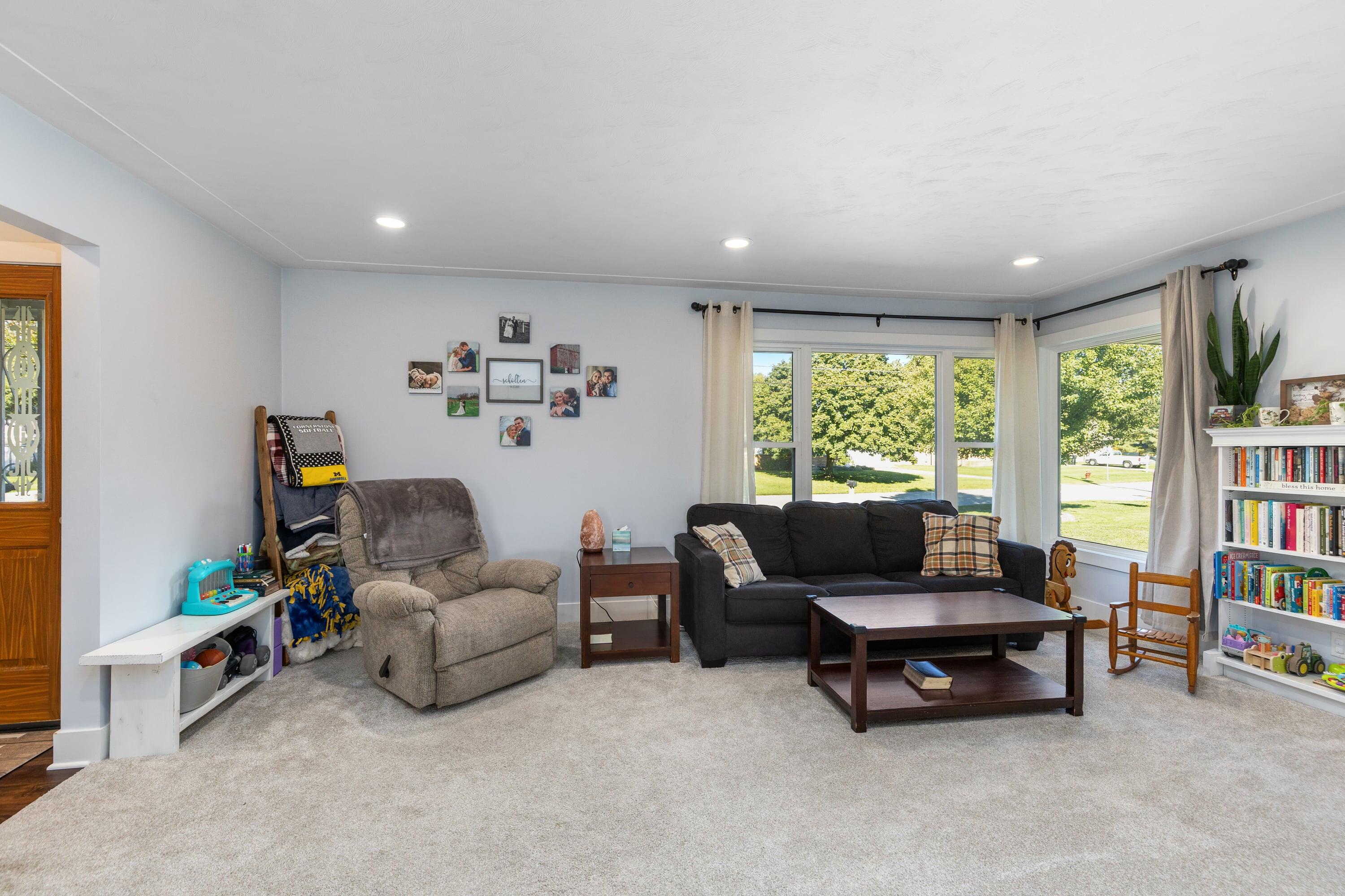 6900 Quincy Drive SW Grand Rapids MI 49548