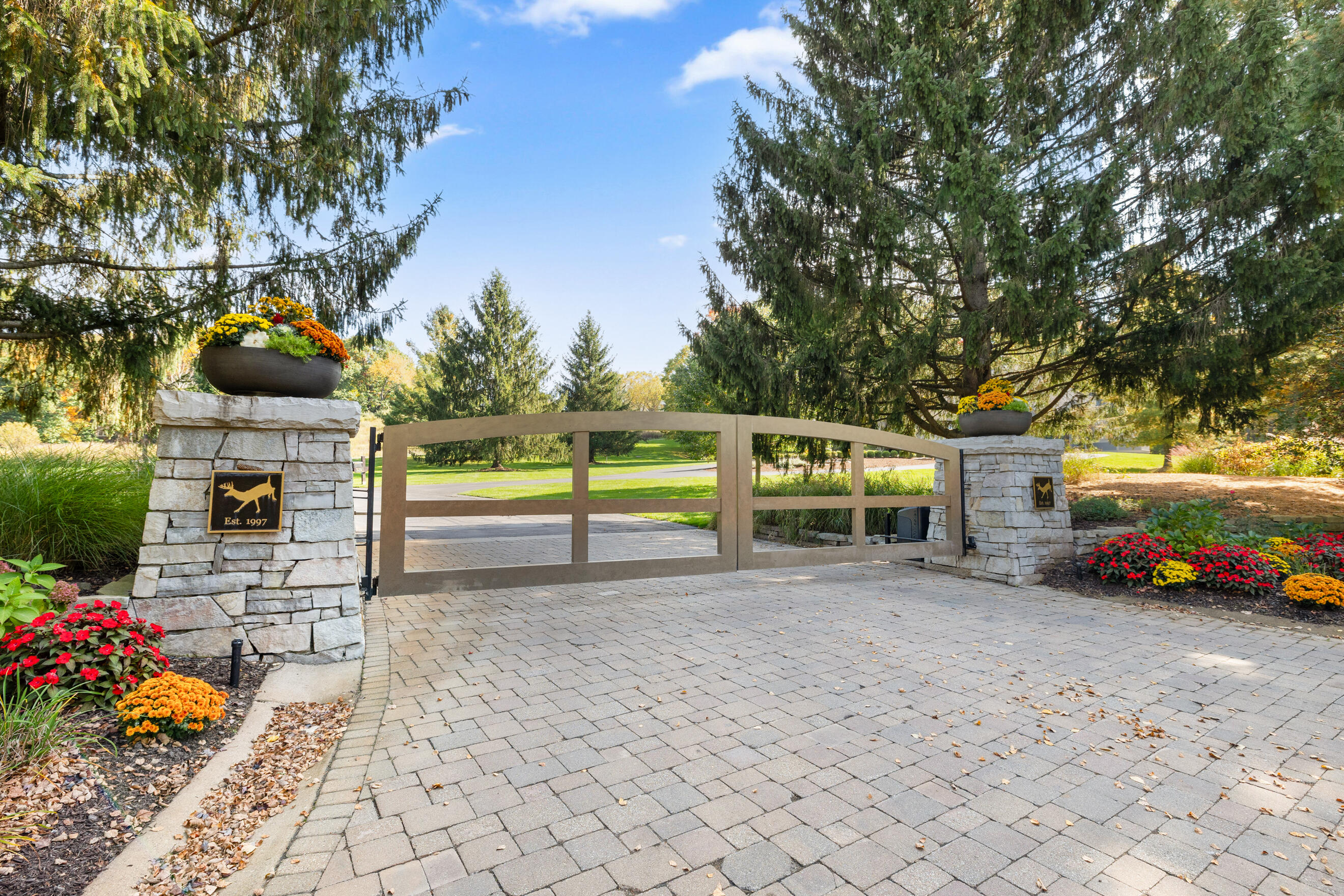 6430 Old Darby Trail NE Ada MI 49301