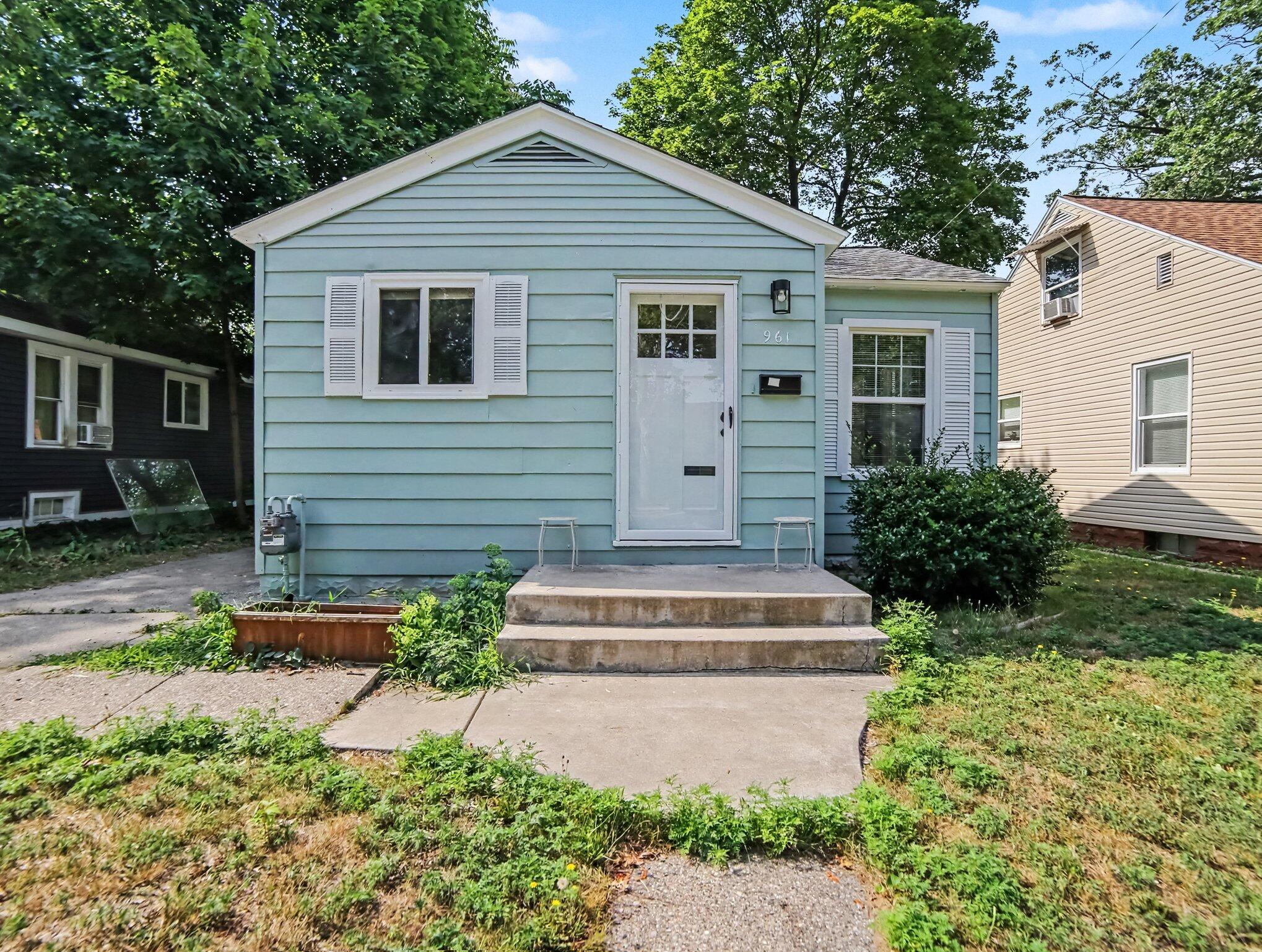 961 Ada Avenue Muskegon MI 49442