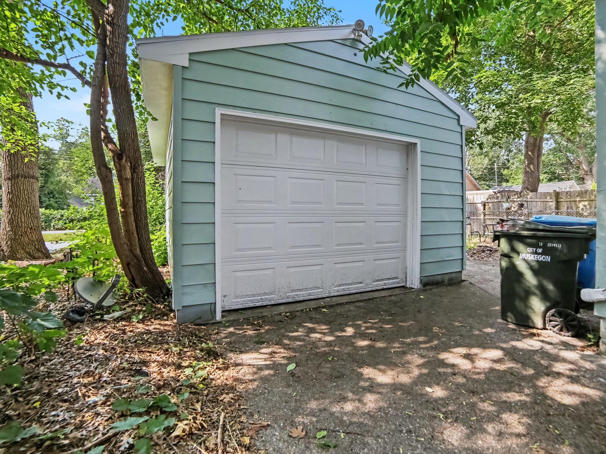 961 Ada Avenue Muskegon MI 49442
