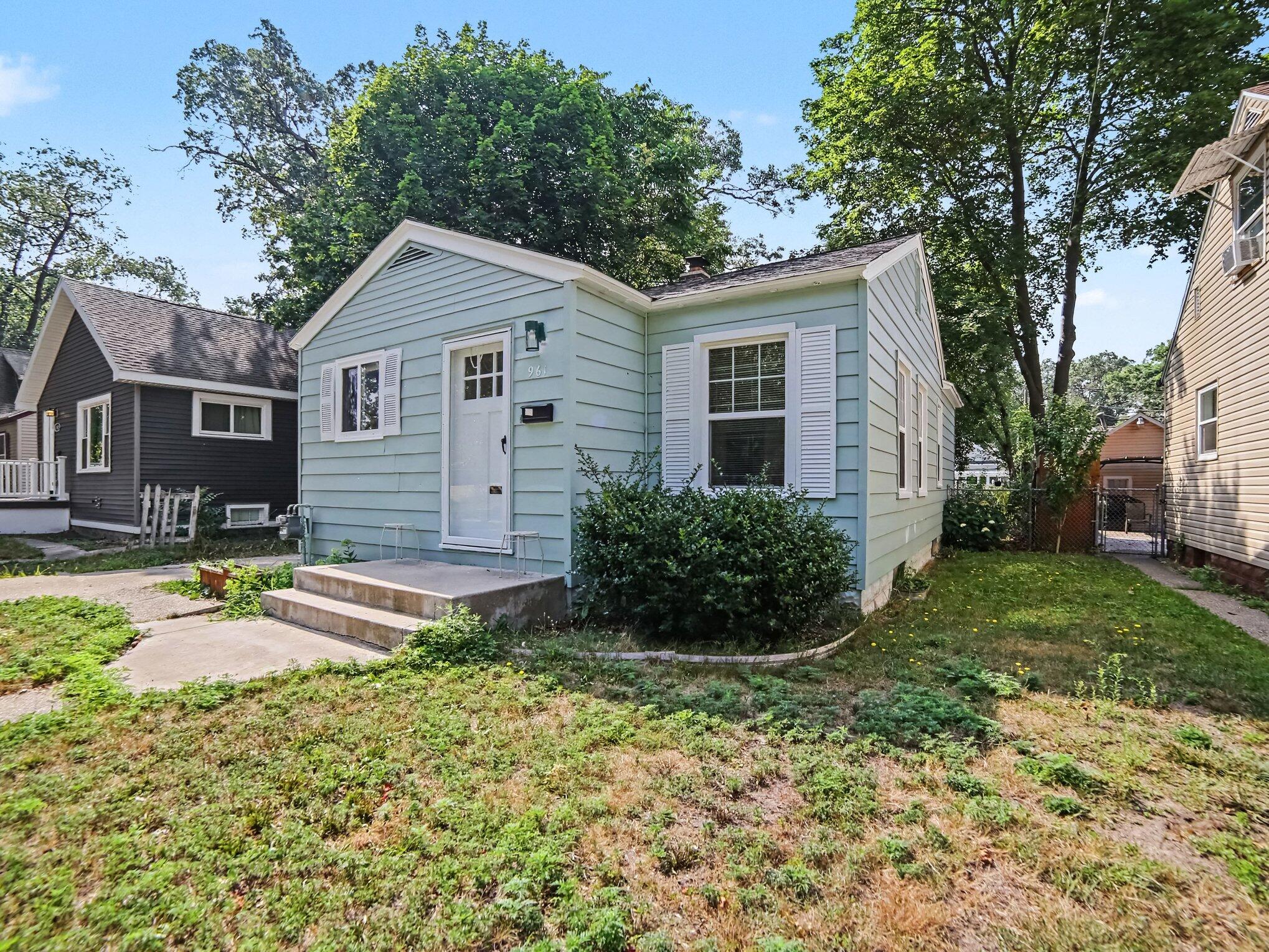 961 Ada Avenue Muskegon MI 49442