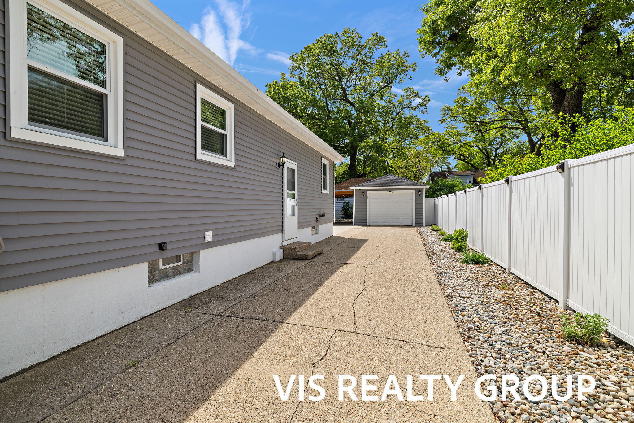 1508 Cedar Street NE Grand Rapids MI 49503
