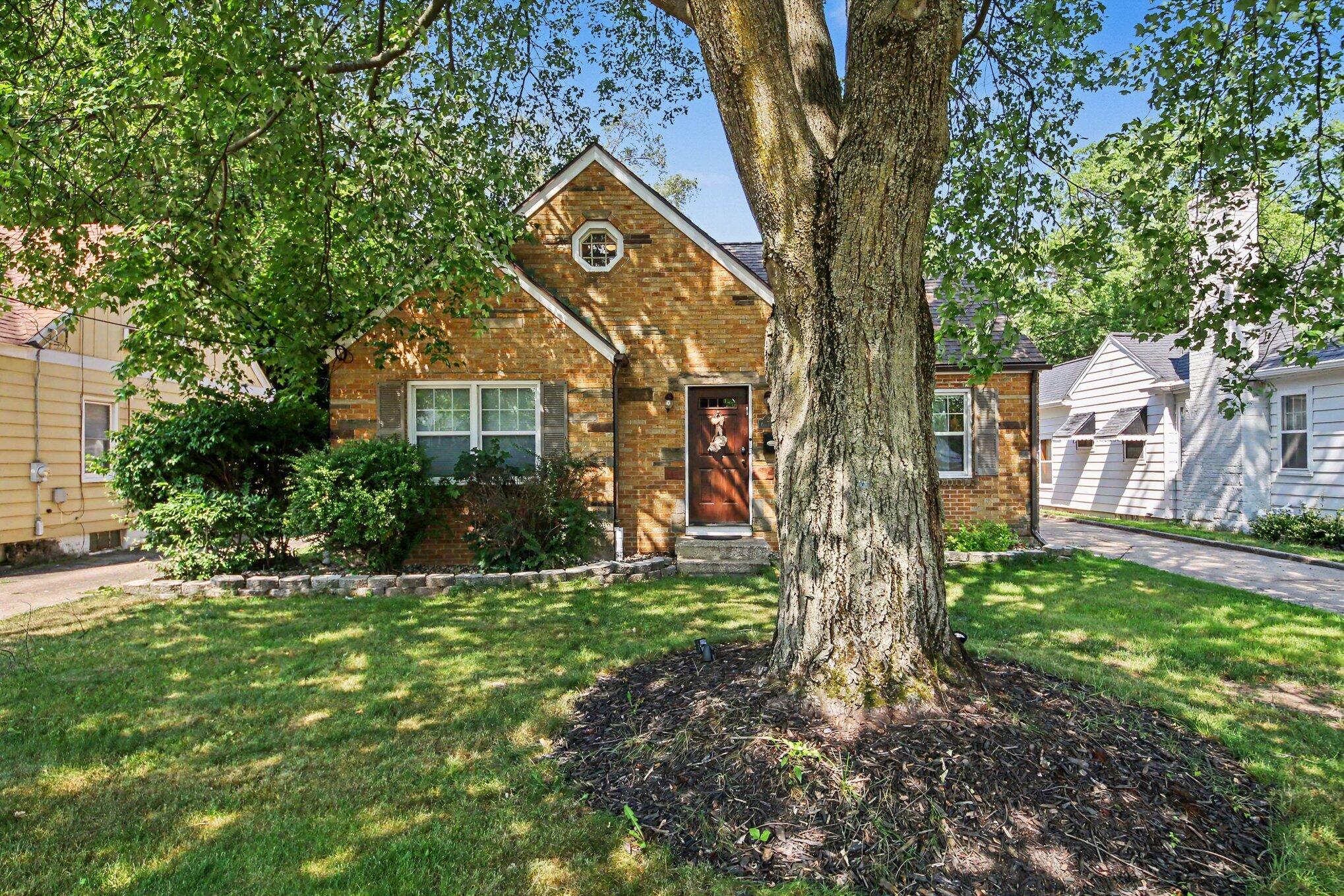 2515 Eastern Avenue SE Grand Rapids MI 49507